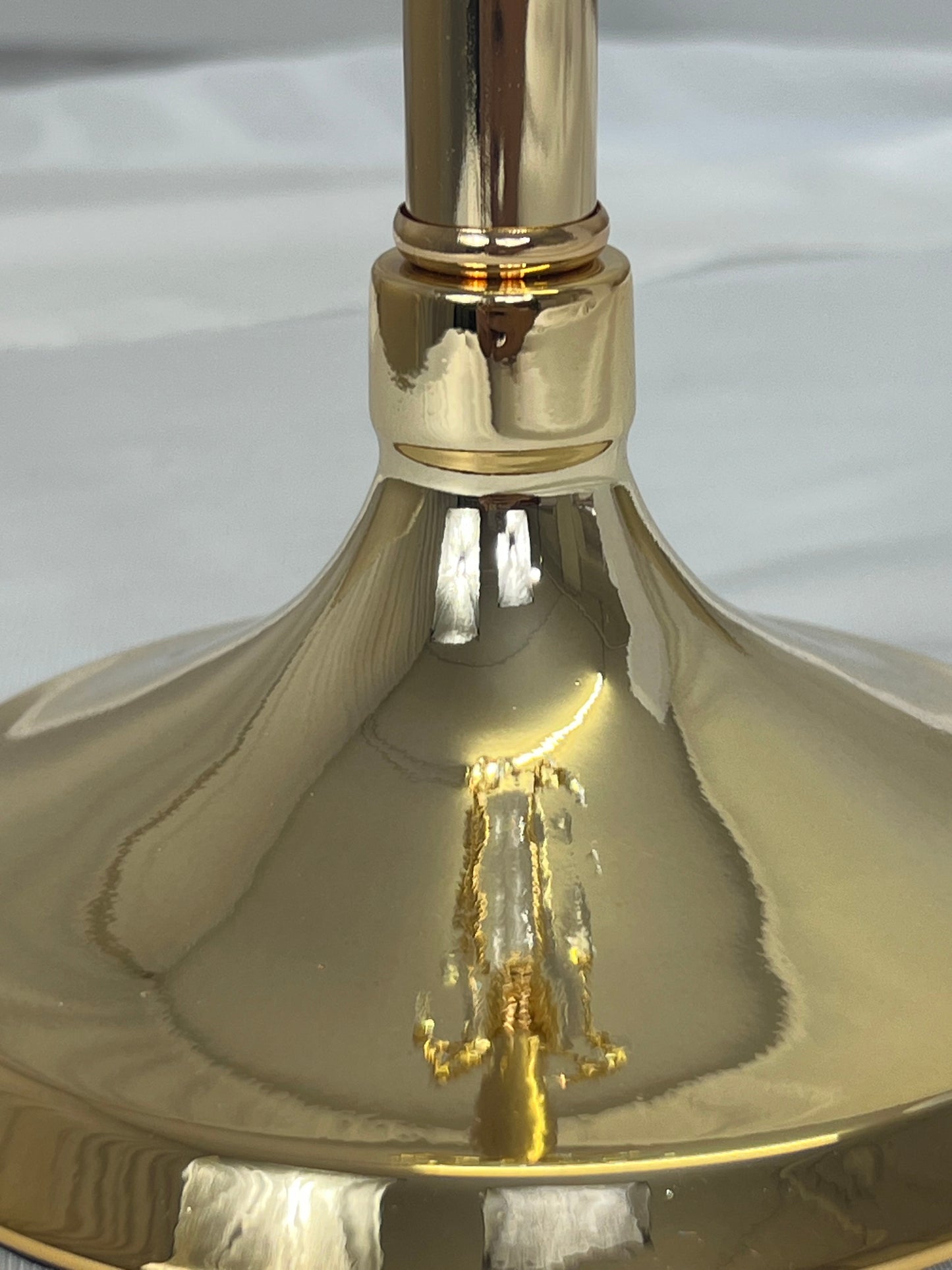 🕯️ Candelabro Imperial Dorado con Detalles de Cristal – 44 cm