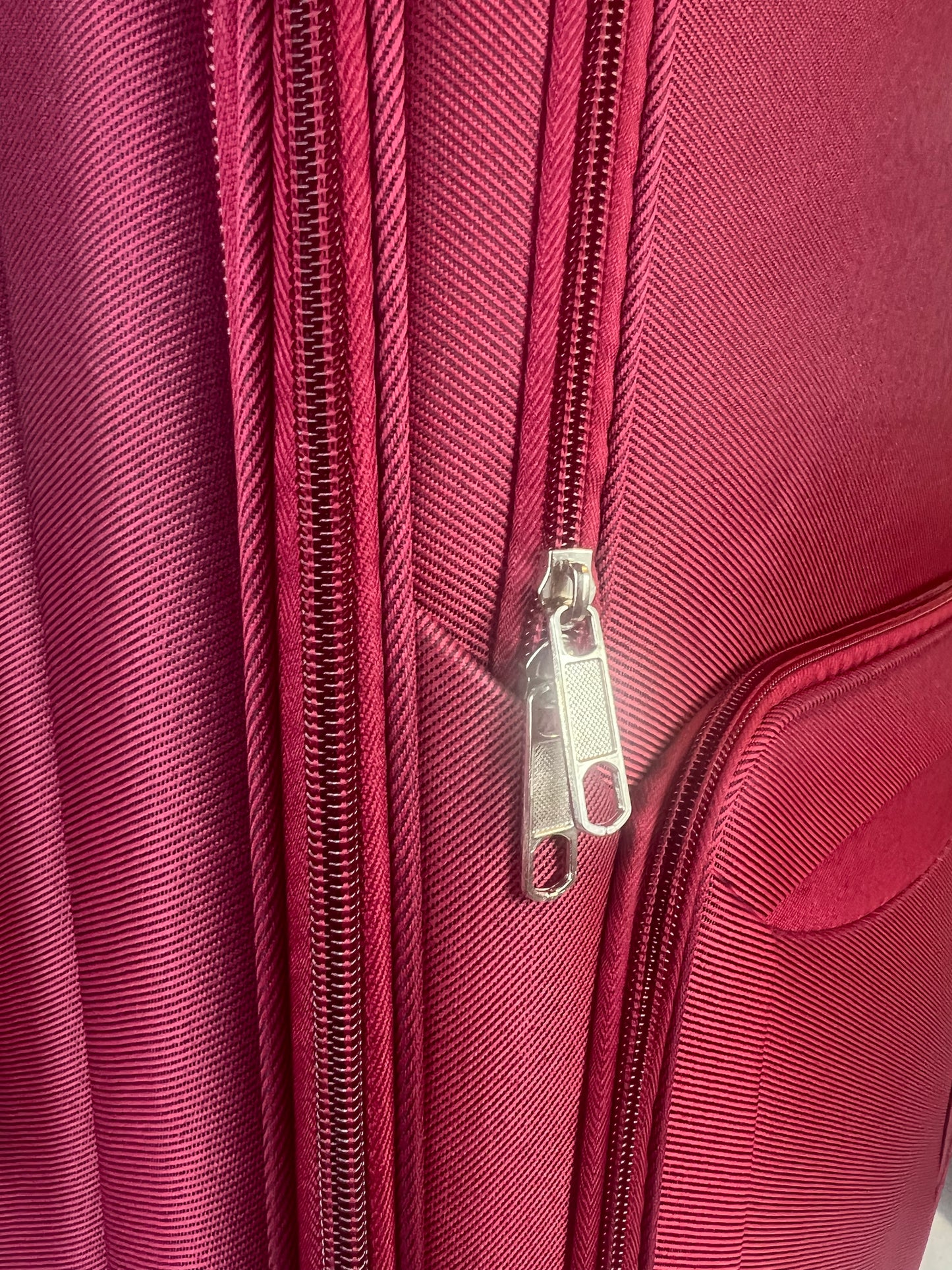 ✈️Mala resistente e elegante – Viaje com estilo e segurança – Vermelha
