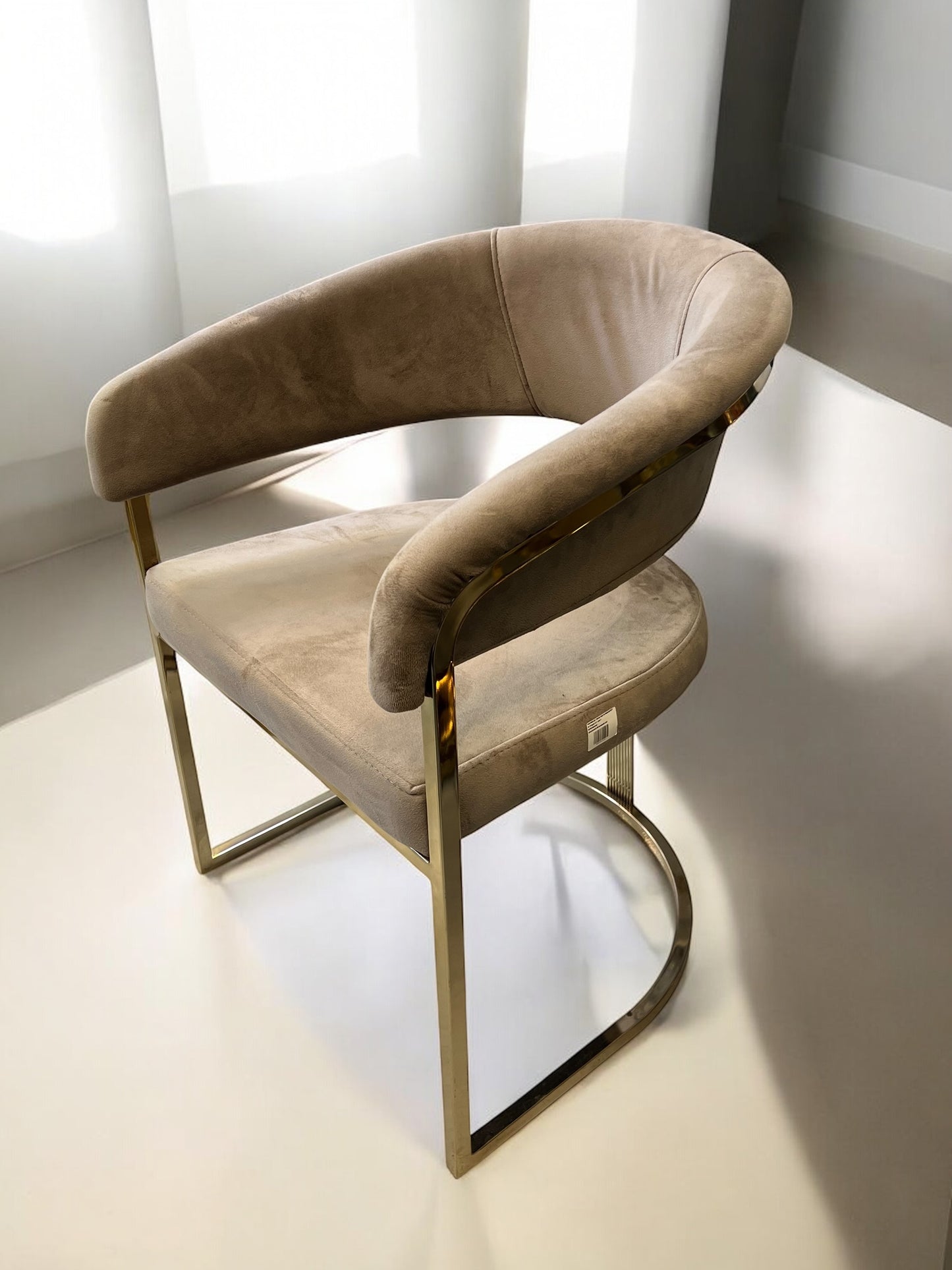 Silla terciopelo BABYFACEV05 para comedor beig oscuro, patas de metal dorado