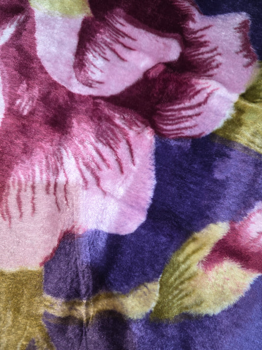 Manta Royal Eskimos 220 x 240 cm – 4 kg | Alta Calidad, Súper Suave y Cálida – 100% Poliéster - FLORES LILA