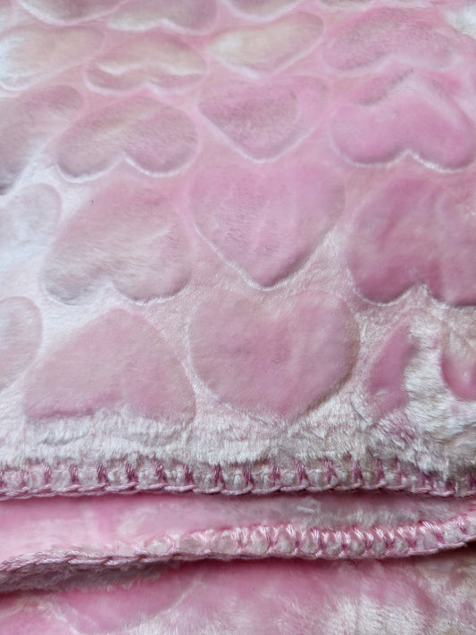 220 x 230 - Manta Rosa Súper Suave con Relieve 3D de Corazones – Tacto Terciopelo, Ribete Reforzado, Ideal Sofá o Cama - COLOR ROSA