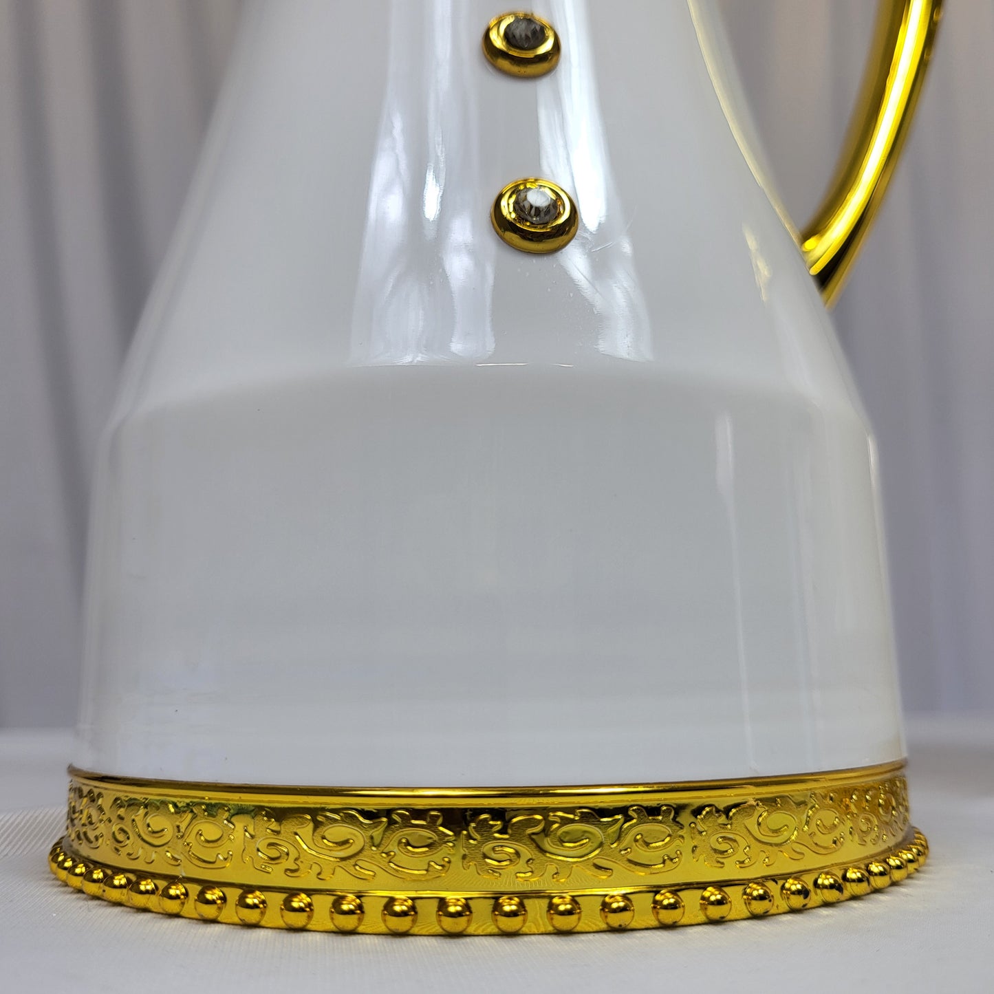 Pack de 2 Termos Elegantes Blanco y Dorado – Sirve Café y Té con Estilo