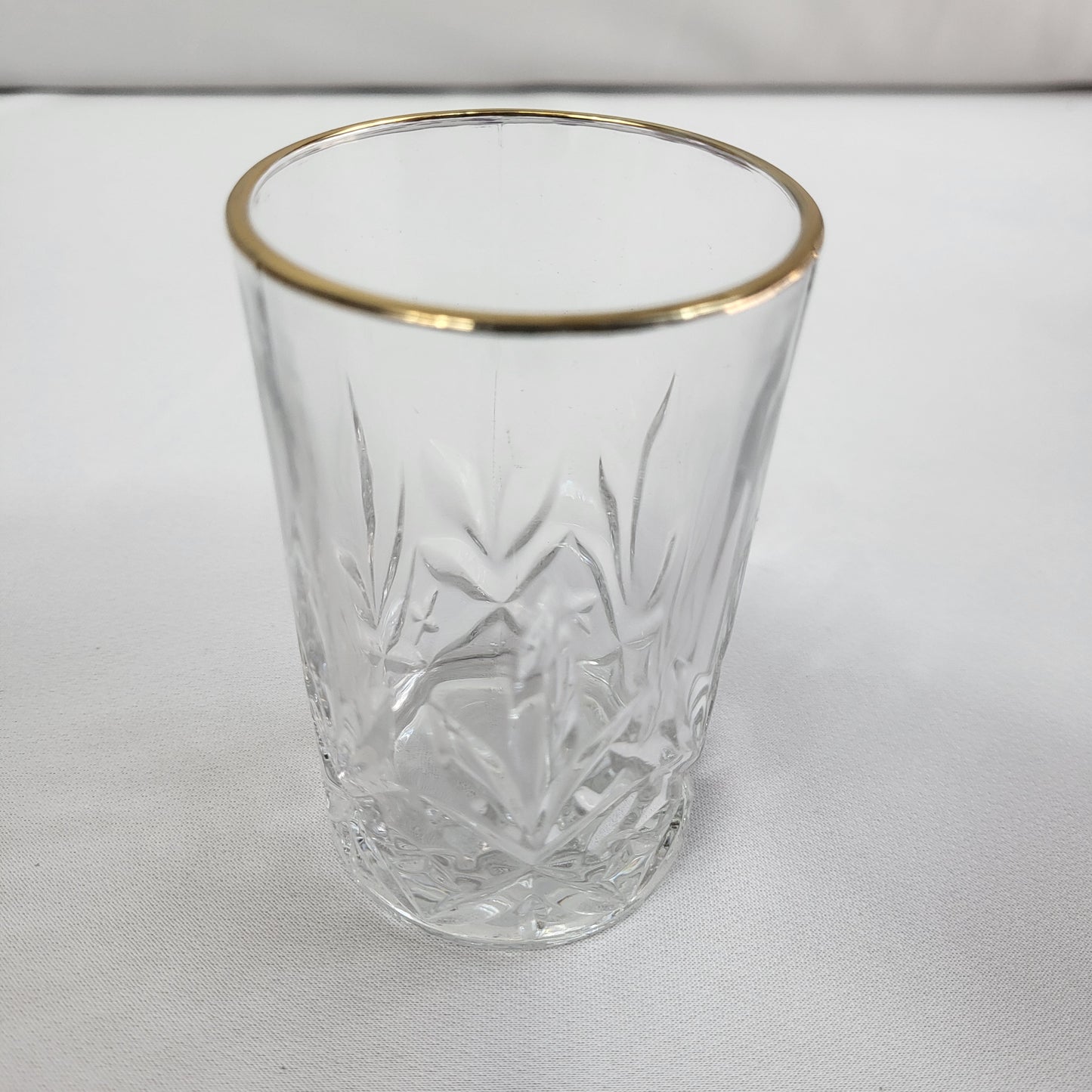 Set de 6 Vasos de Cristal Tallado con Borde Dorado