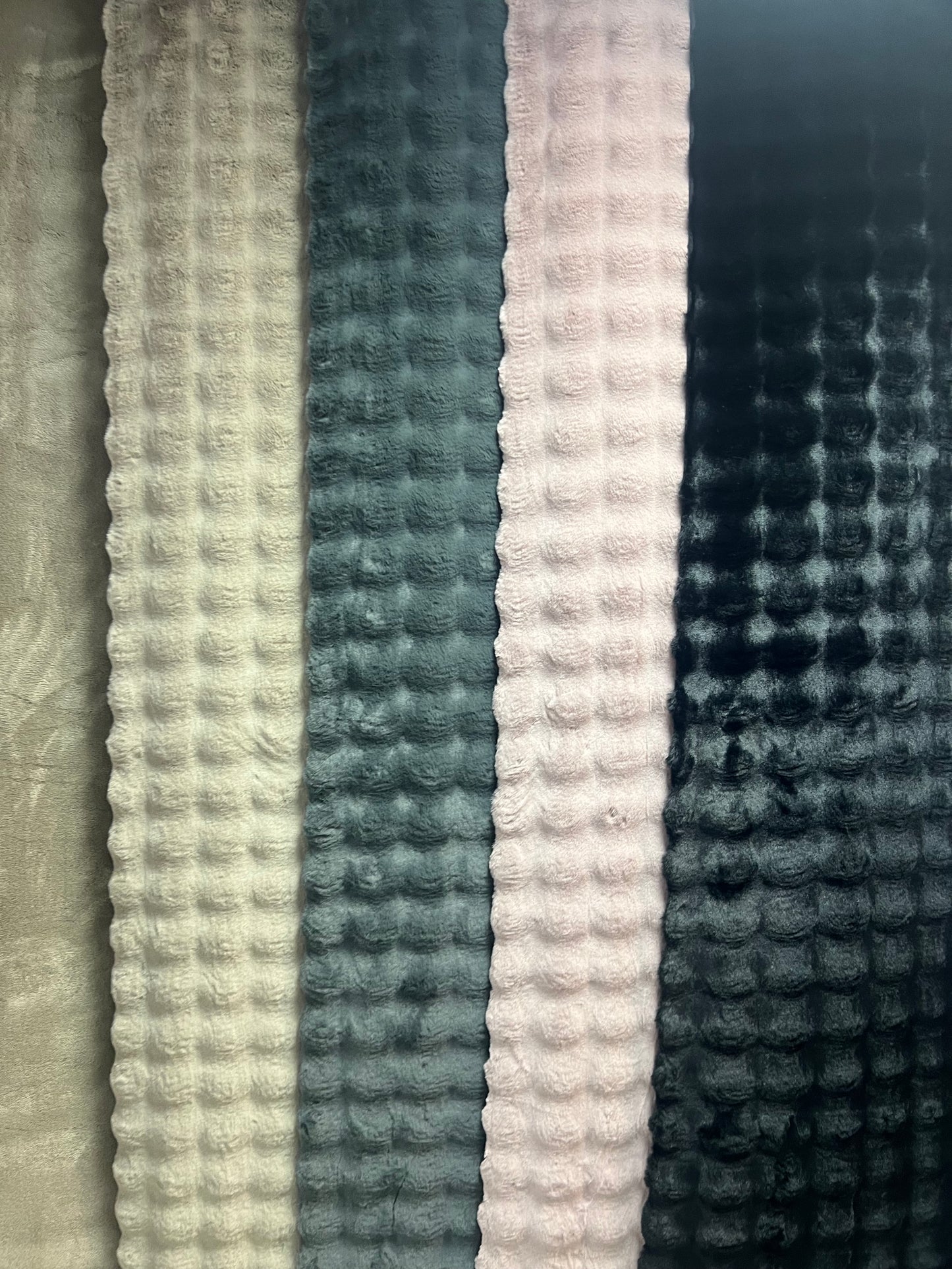 Alfombra suave de piel conejo DISEÑO 3D NEGRO/GRIS/ROSA/BEIG 200x280
