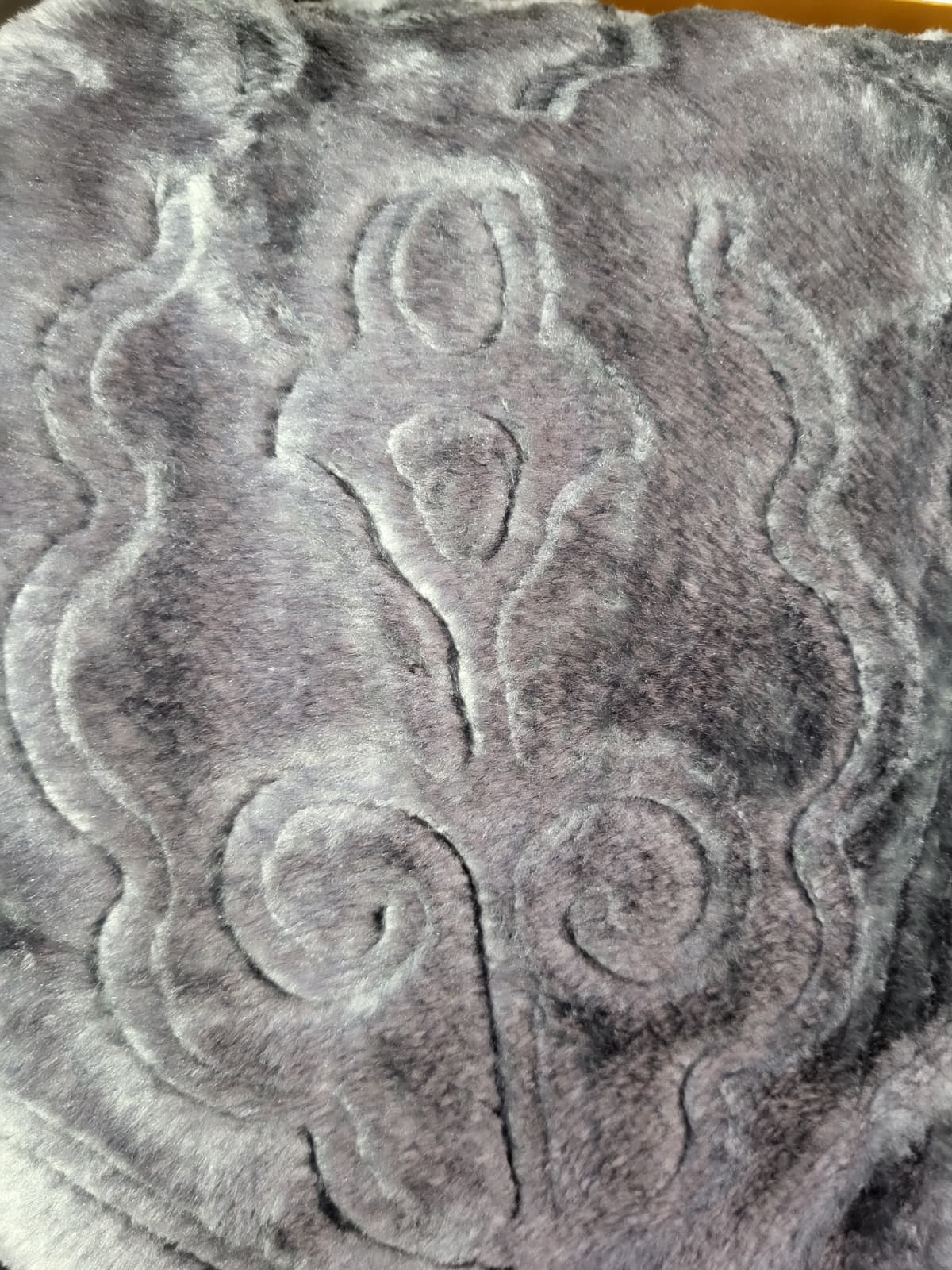 Manta Raschel 220 x 240 cm – 2 kg – 100% Poliéster