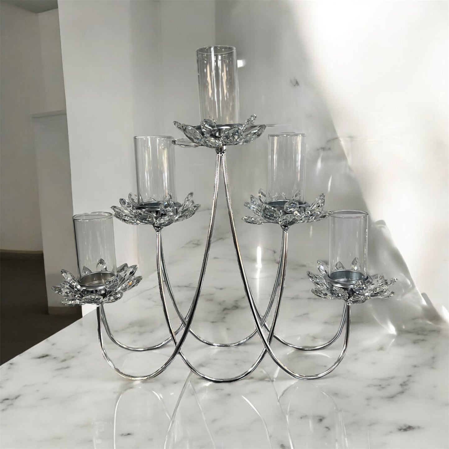 Candelabro alto de 5 brazos con diseño elegante