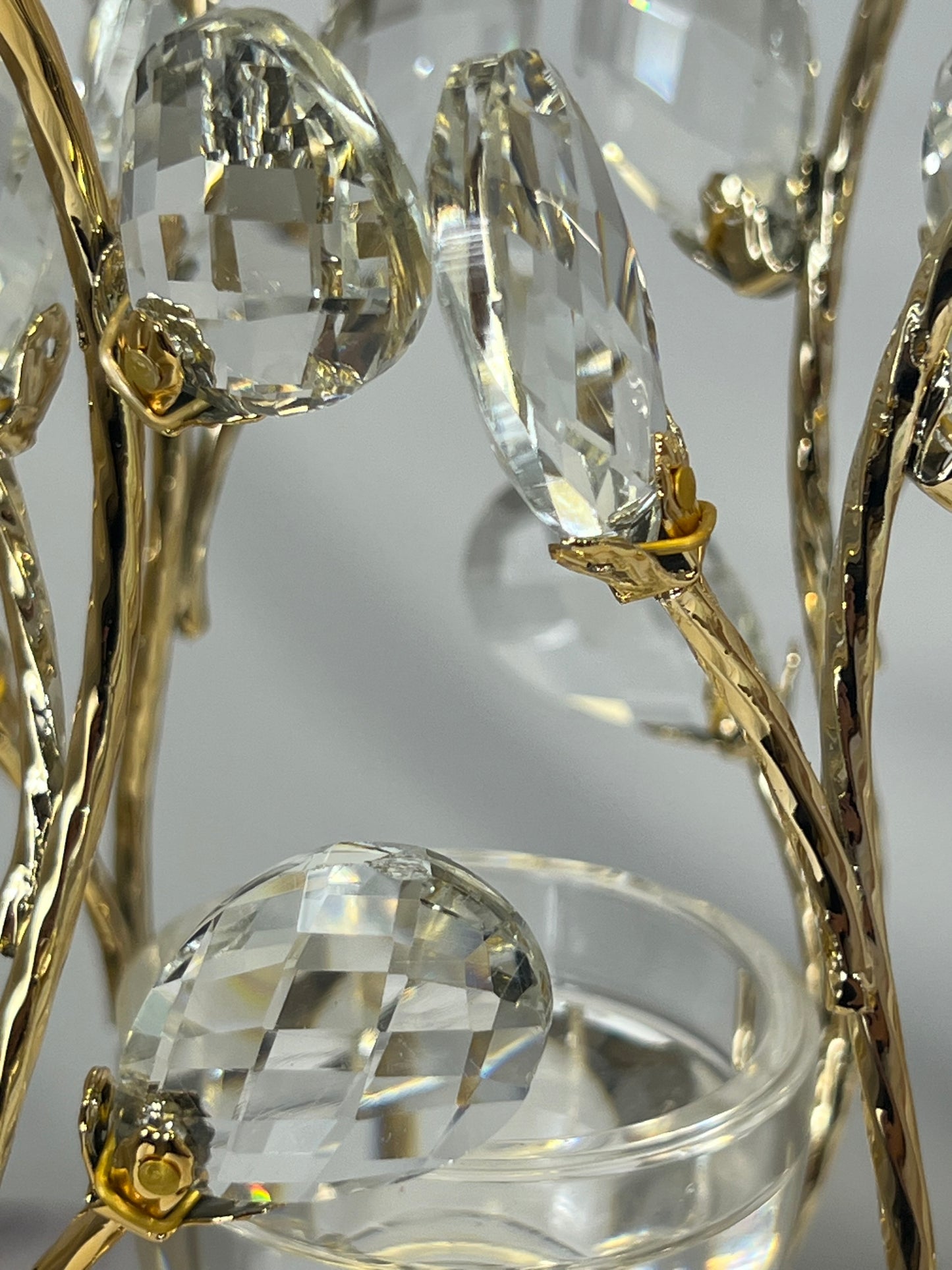🕯️ Candelabro Imperial Dorado con Detalles de Cristal – 44 cm