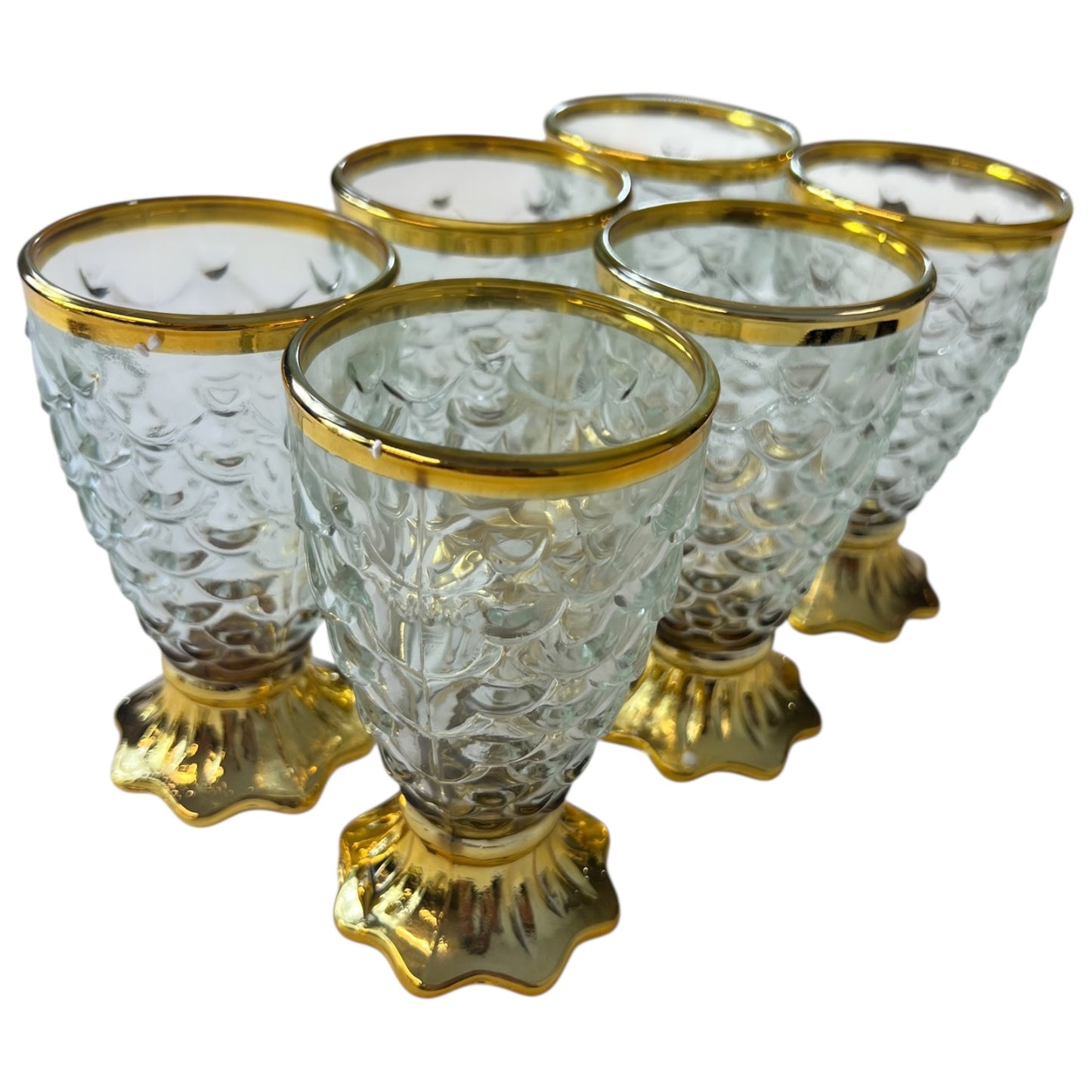 🍹 Set de 7 Piezas – Jarra + 6 Vasos con Detalles Dorados ✨