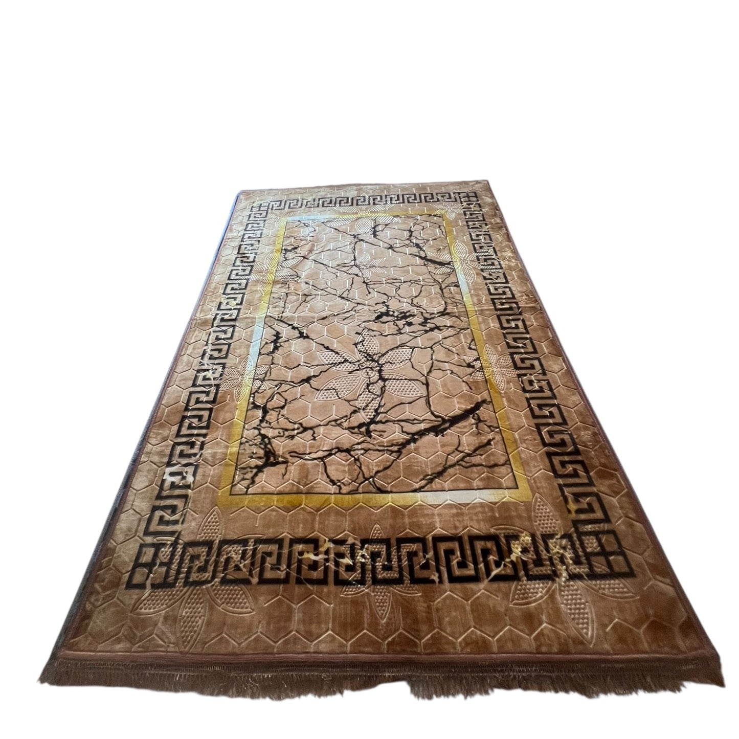 Alfombra Clásica Beige y detalles Dorados con Cenefa Negra de Inspiración Oriental – Estilo Árabe