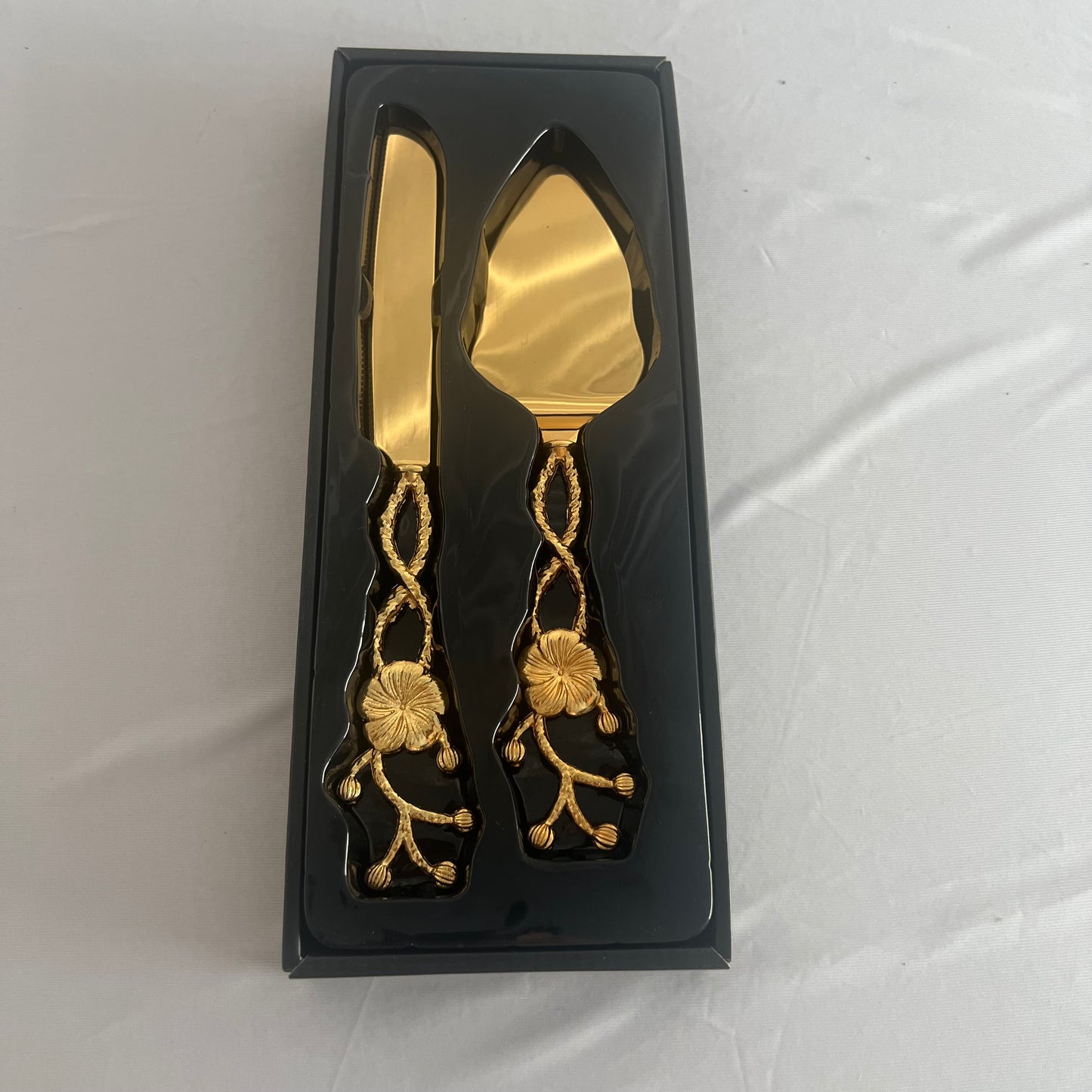 Set de Servidor de Pasteles Dorado Clásico - Decorado Flor