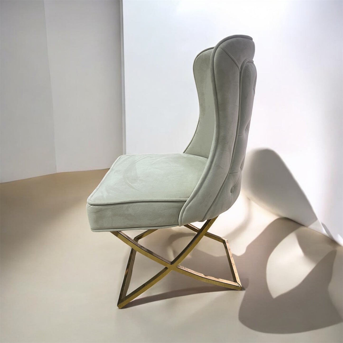 Silla terciopelo para comedor beig claro, patas metal dorado