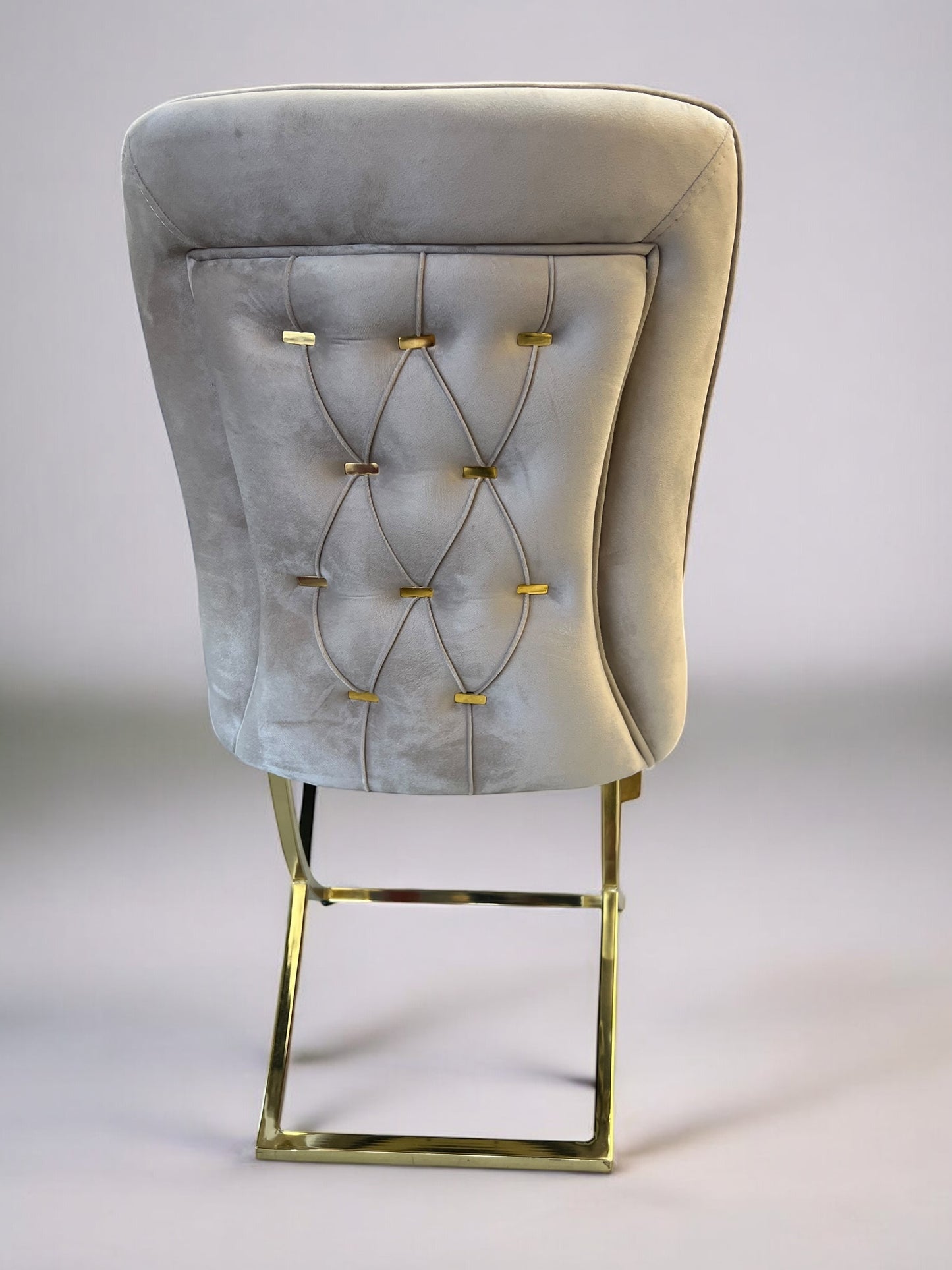 Silla de Comedor de Lujo Modelo "Clover V-03" - Tapizado Beige V-03 y Patas Doradas ✨