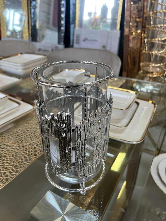 Portavelas de Cristal con Estructura Metálica Plateada – Estilo Moderno y Elegante