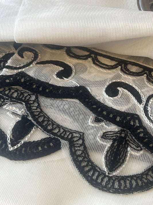 CORTINA VOILE BORDADA MODELO LOTUS 140 x 240 CM – COLOR NEGRO