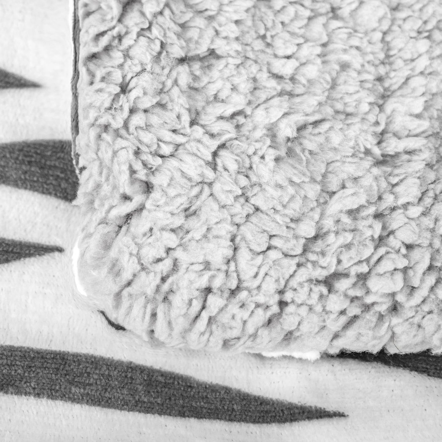 EDREDÓN BORREGO NÓRDICO MODELO ESPIGAS - COLOR Gris Blanco