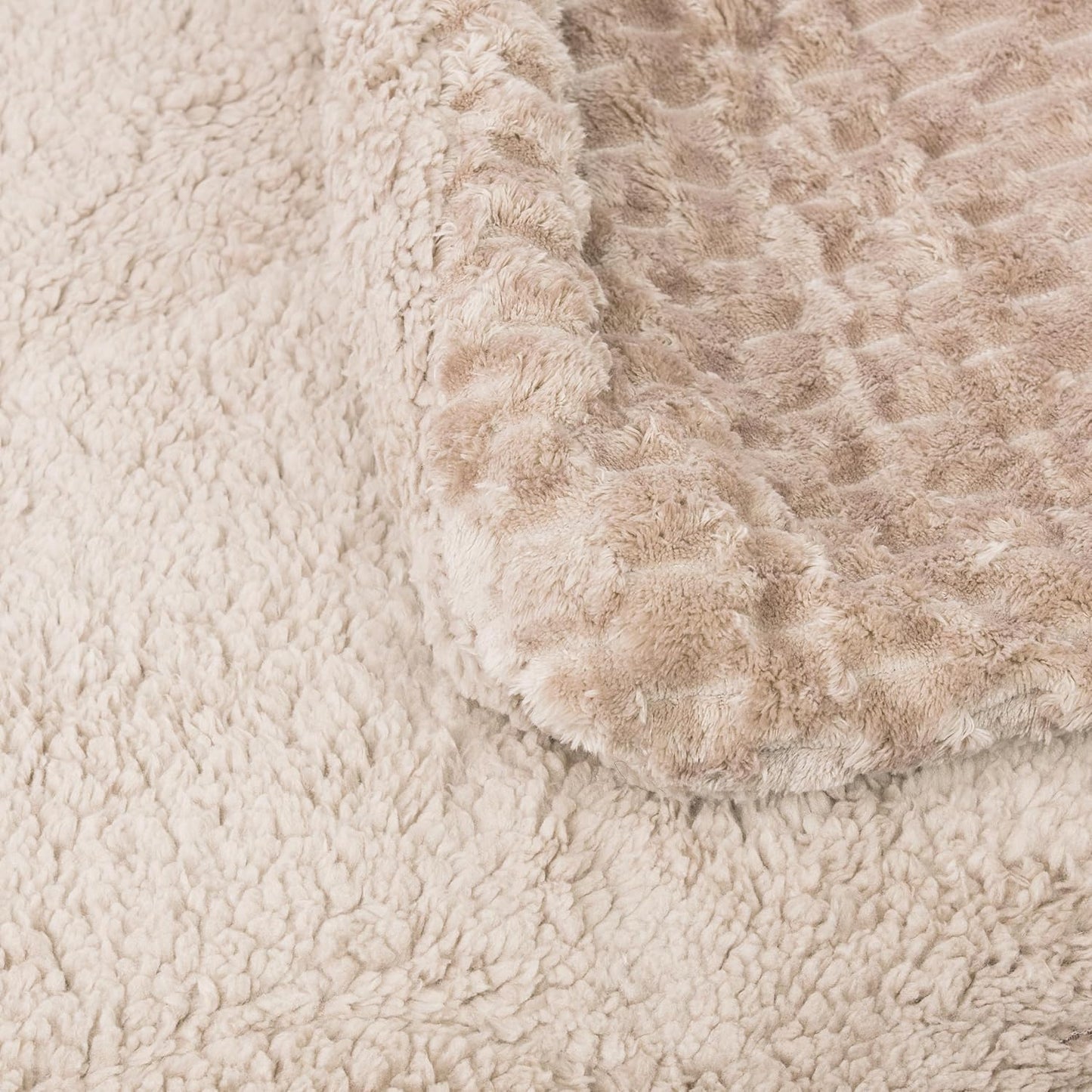 EDREDÓN BORREGO NÓRDICO MODELO PANAL - COLOR BEIGE