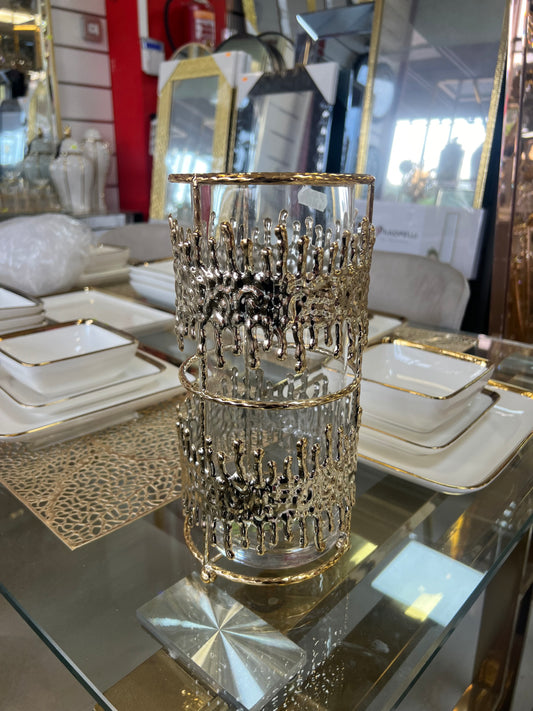 Portavelas de Cristal con Detalle Metálico Dorado – Diseño Artístico y Moderno