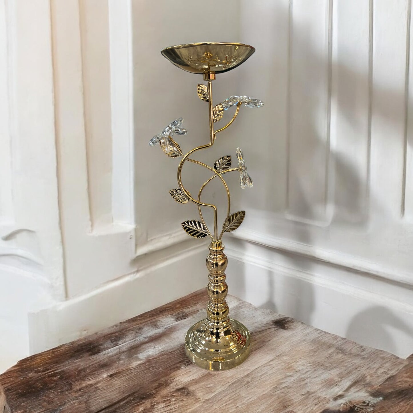 Portavelas tipo flor de cristal con pie ornamentado