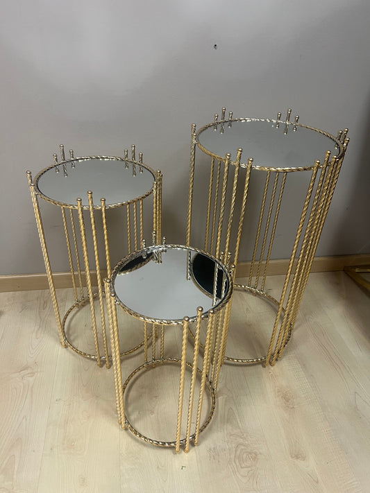 Set de 3 Mesas Auxiliares Doradas con Superficie de Espejo – Diseño Moderno y Elegante