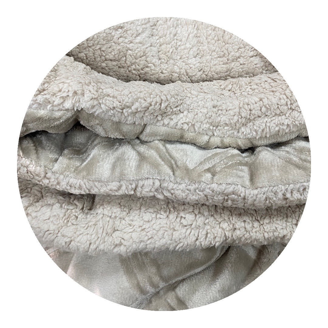 COLCHA DE PELE DE CARNEIRO NÓRDICA MODELO ELEGANCE - COR CINZA