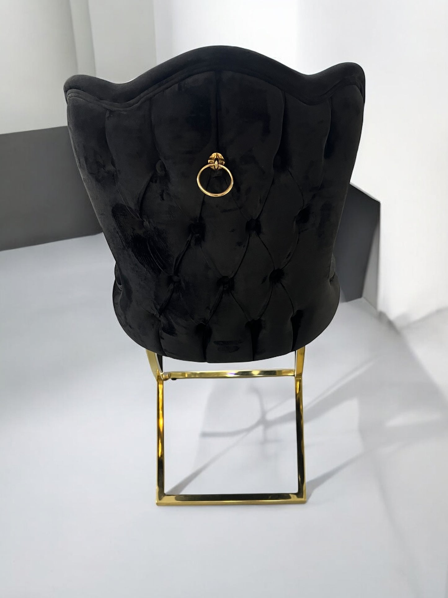 Silla terciopelo BELINDAV28 color negro, patas de metal dorado