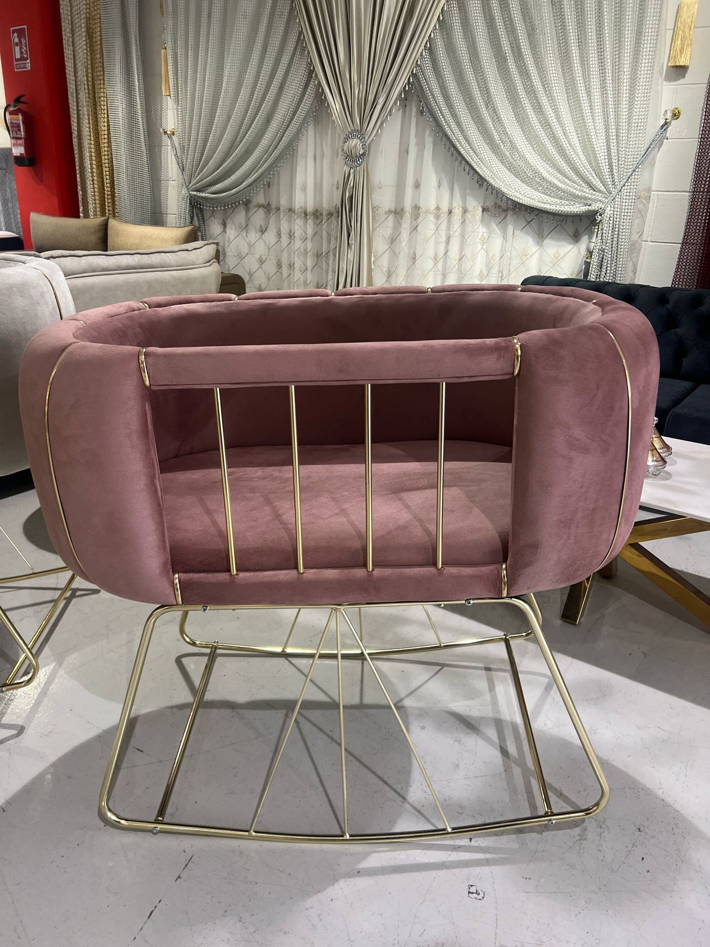 💤 Cuna de Lujo en Terciopelo Hecha a Mano – Diseño Elegante y Moderno - Color Rosa con detalles en dorado💤