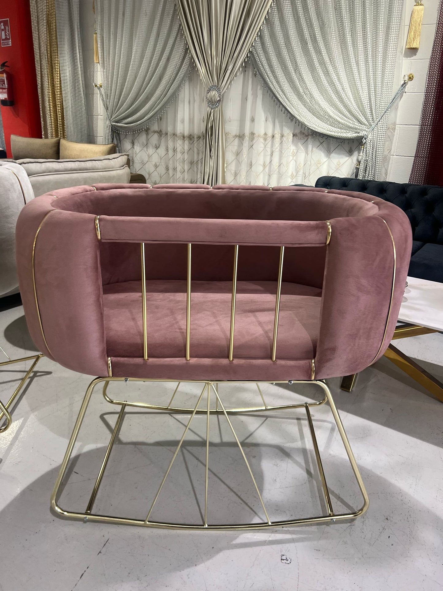 💤 Cuna de Lujo en Terciopelo Hecha a Mano – Diseño Elegante y Moderno - Color Rosa con detalles en dorado💤