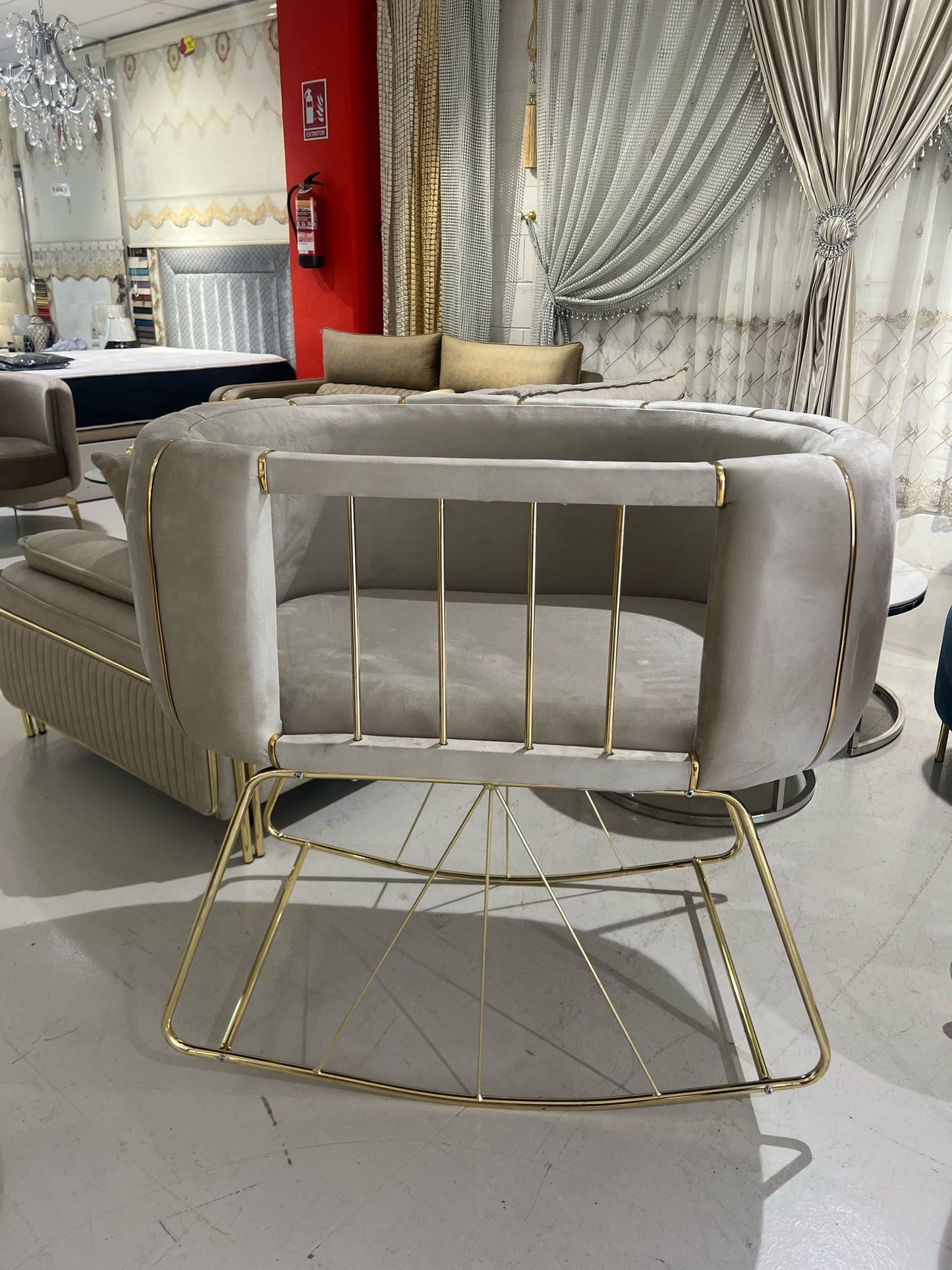💤 Cuna de Lujo en Terciopelo Hecha a Mano – Diseño Elegante y Moderno - Color Beige con detalles en dorado💤