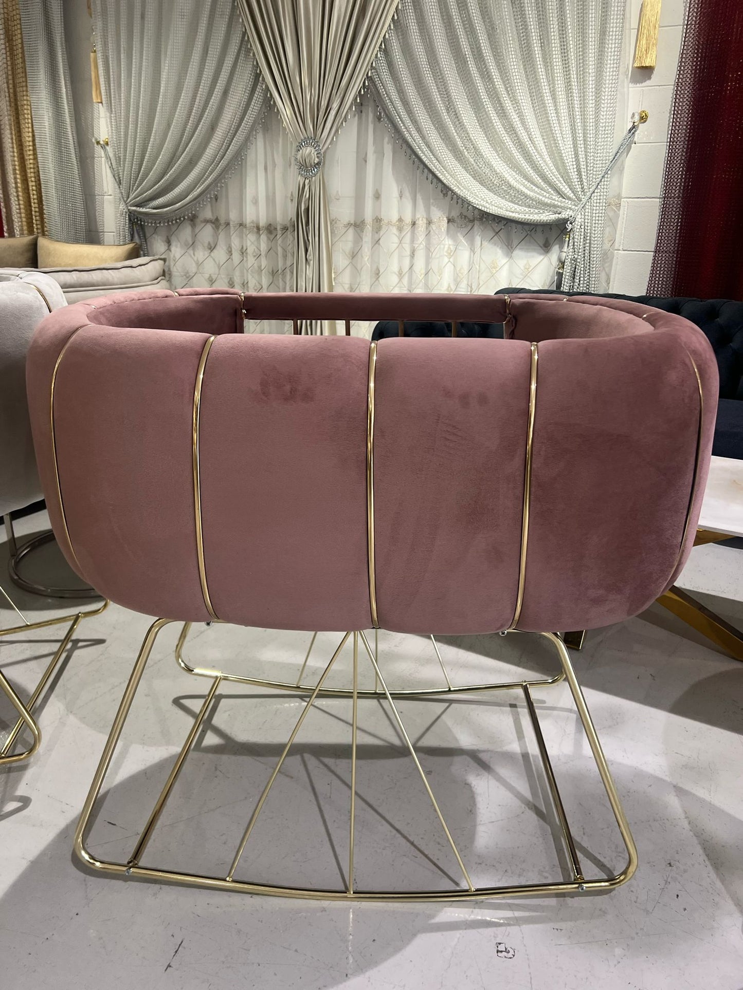 💤 Cuna de Lujo en Terciopelo Hecha a Mano – Diseño Elegante y Moderno - Color Rosa con detalles en dorado💤