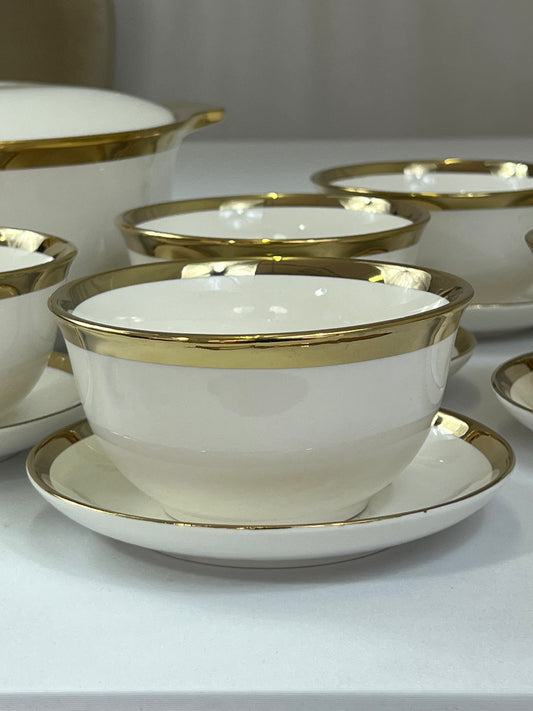Set de Sopa Blanco con Bordes Dorados – 15 Piezas Elegancia Total