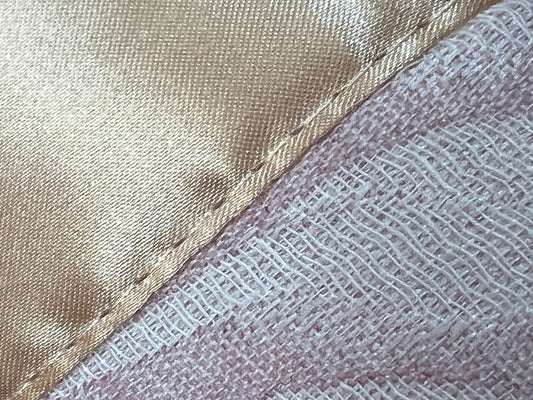 Colcha GOOLD Elegante – Conjunto Decorativo con Dos Almohadas, 250 x 260 cm - COLOR ROSA CON DETALLES EN DORADO