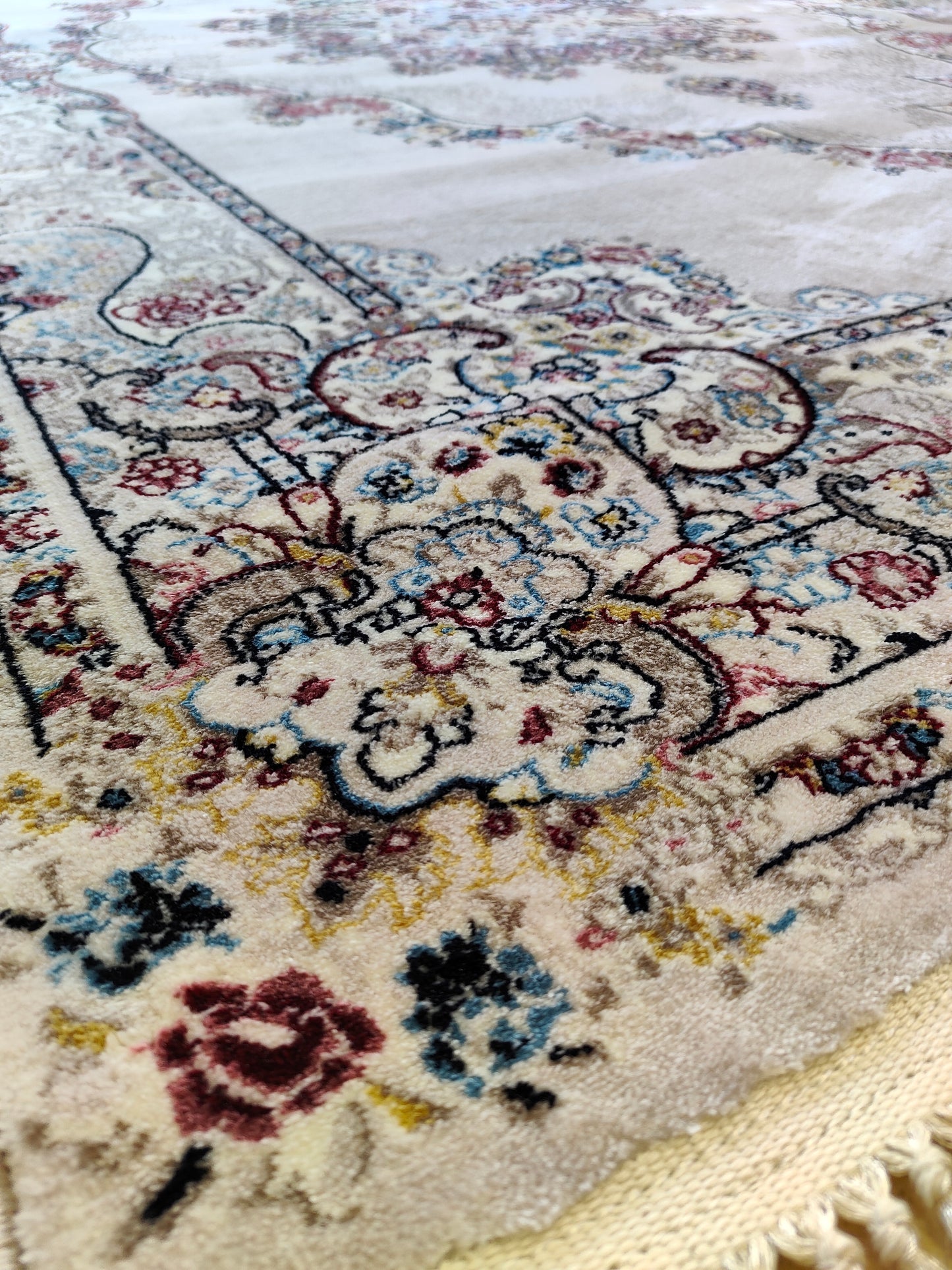 Alfombra Diseño Turca Beig con Detalles en Beig – Tono Neutro y Elegante
