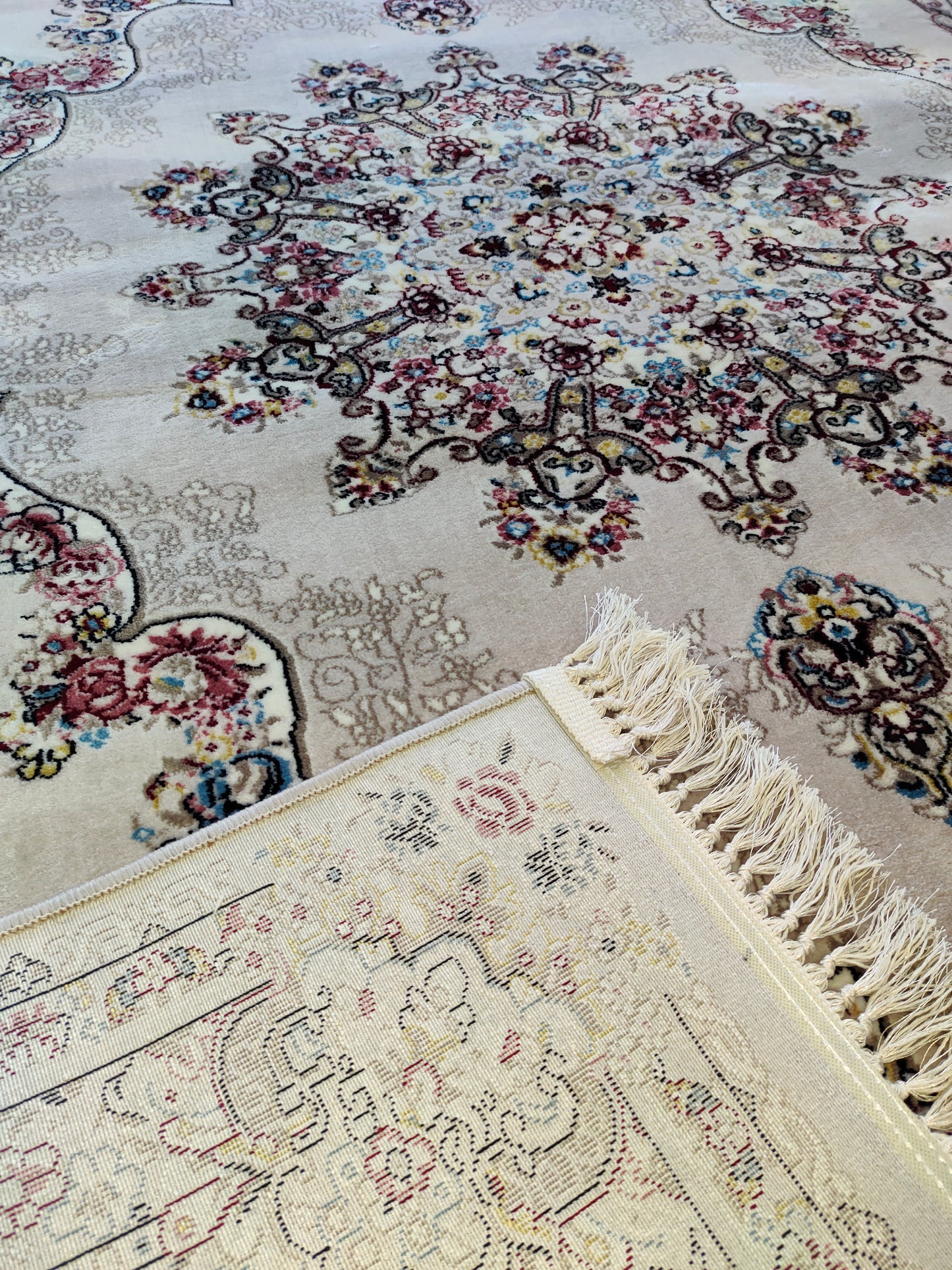 Alfombra Diseño Turca Beig con Detalles en Beig – Tono Neutro y Elegante