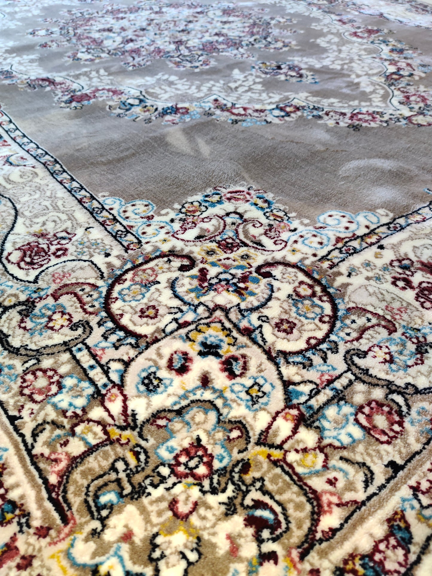 Alfombra Diseño Turca Marrón con Detalles en Marrón – Estilo Tradicional Turco