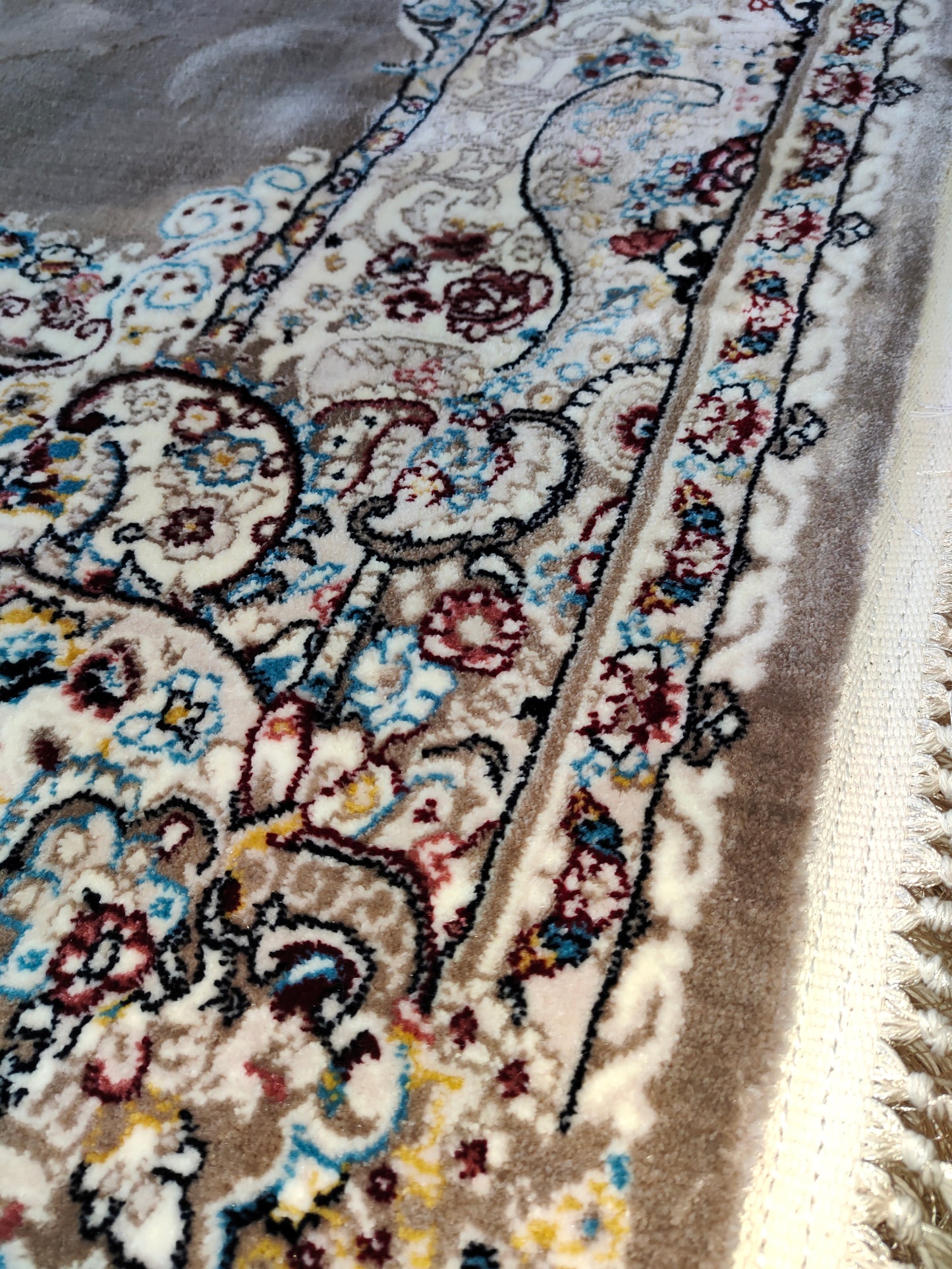 Alfombra Diseño Turca Marrón con Detalles en Marrón – Estilo Tradicional Turco