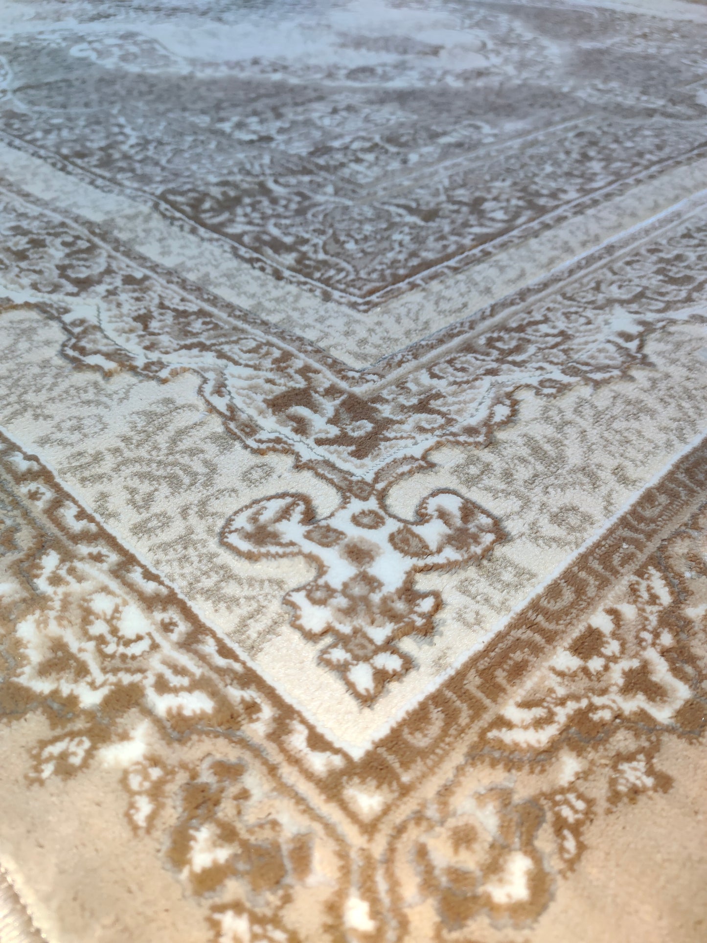 Alfombra Diseño Rabatia Beig con Detalles en Beig – Suavidad y Elegancia Árabe