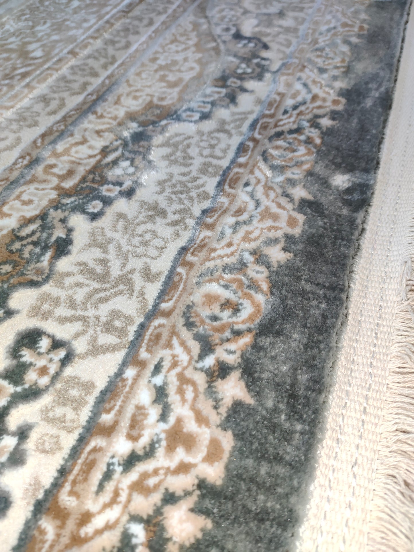 Alfombra Diseño Rabatia Gris con Detalles en Gris – Inspiración Marroquí Moderna