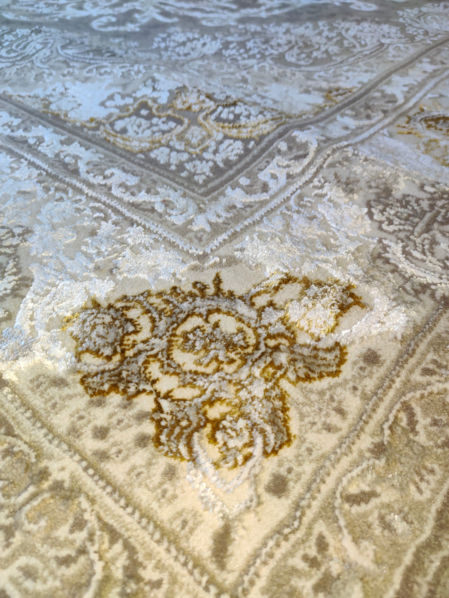 Alfombra Diseño Arabia Beige Claro con Detalles en Crema – Estilo Suave y Luminoso de Oriente Medio
