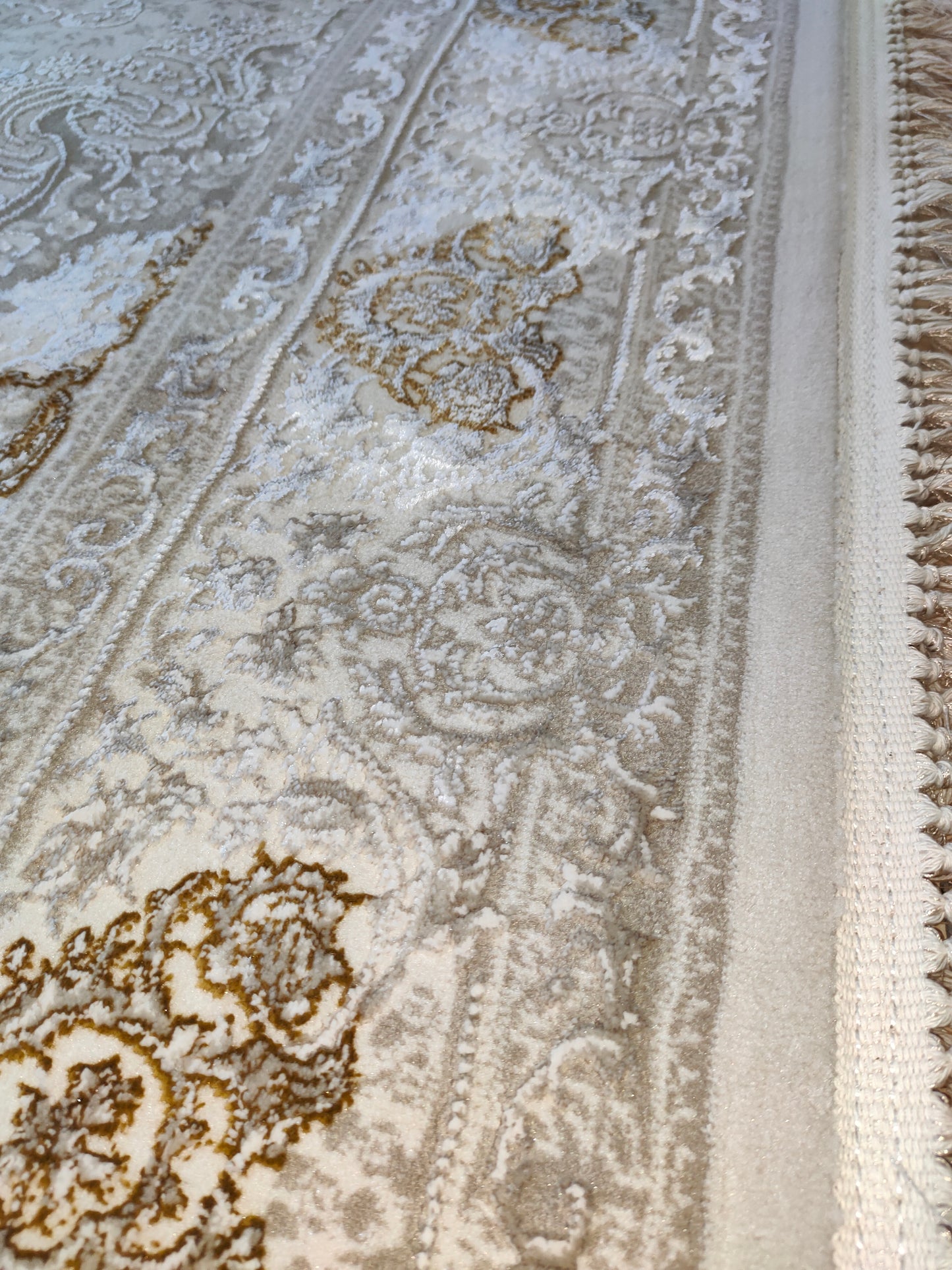 Alfombra Diseño Arabia Crema con Detalles en Crema – Ideal para Decoraciones Claras