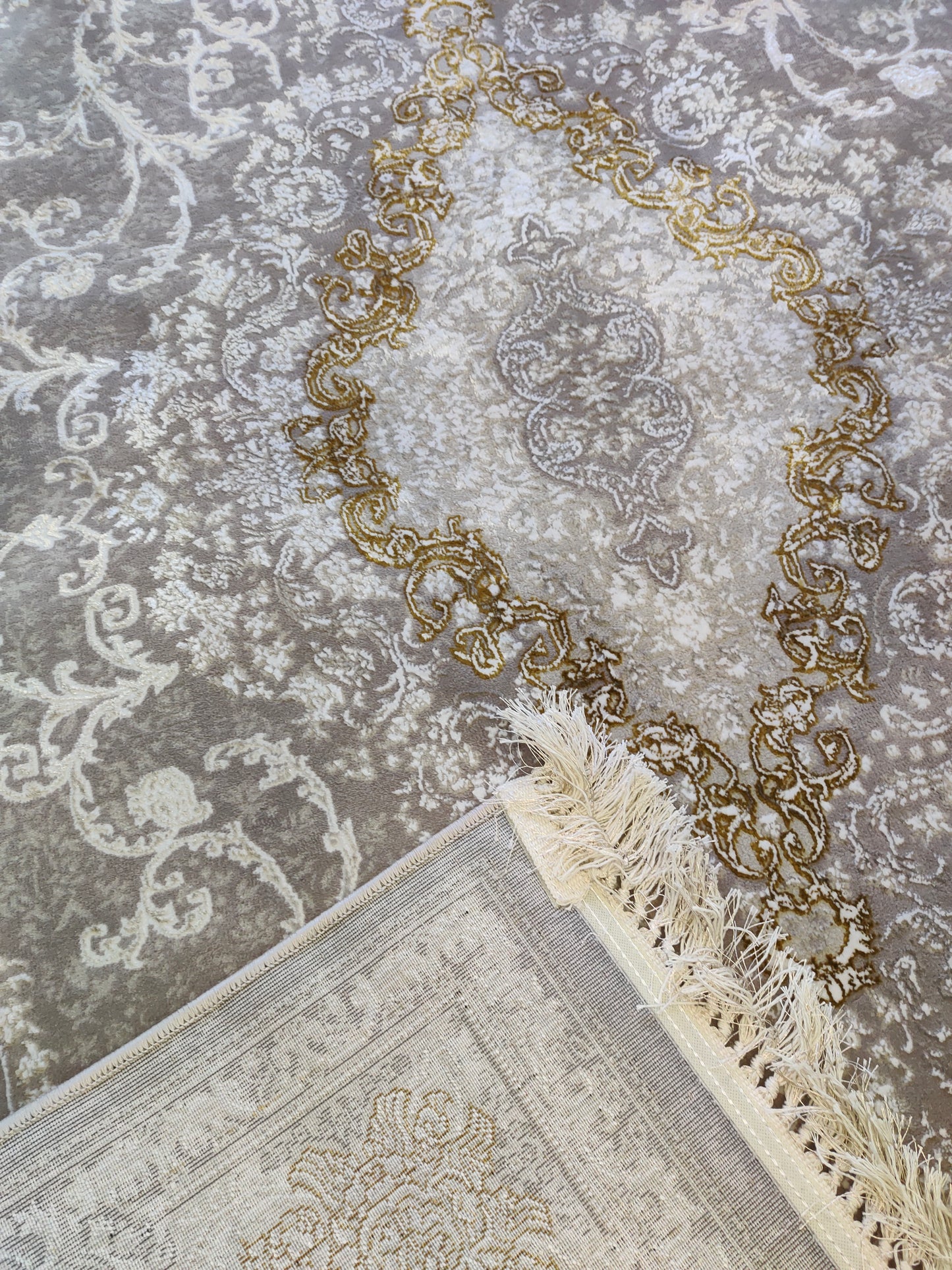 Alfombra Diseño Arabia Marrón con Detalles en Crema – Tonos Cálidos y Acogedores