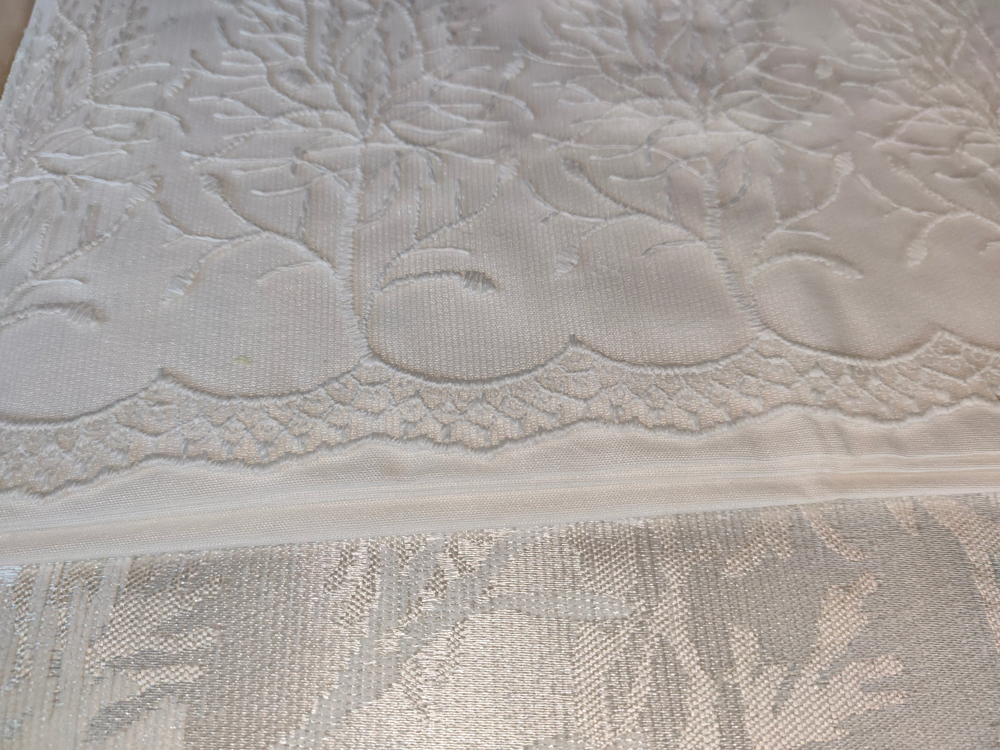 Juego de cama Sakura de 11 piezas: elegancia y confort para tu dormitorio - COLOR BEIG ROSADO