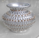 🏺 Jarrón Decorativo Plateado con Detalles Dorados – 28 cm