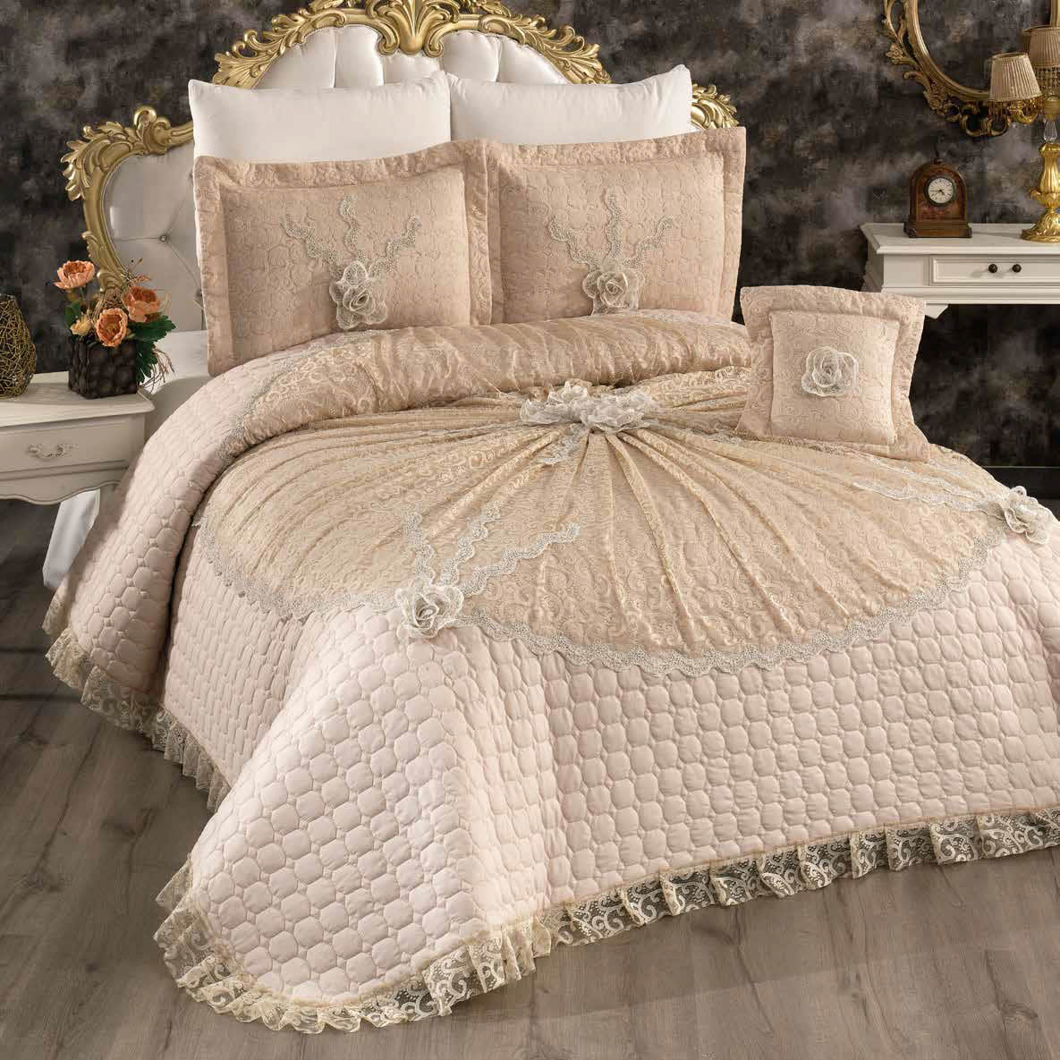 Set de Cama de Lujo "Hilal" – Cubrecama Acolchado con Encaje - COLOR CAPUCHINO