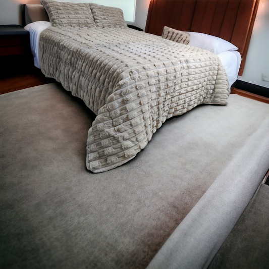 Velvety Duvet with Sheepskin, Ribbed Weft Pattern - Beige