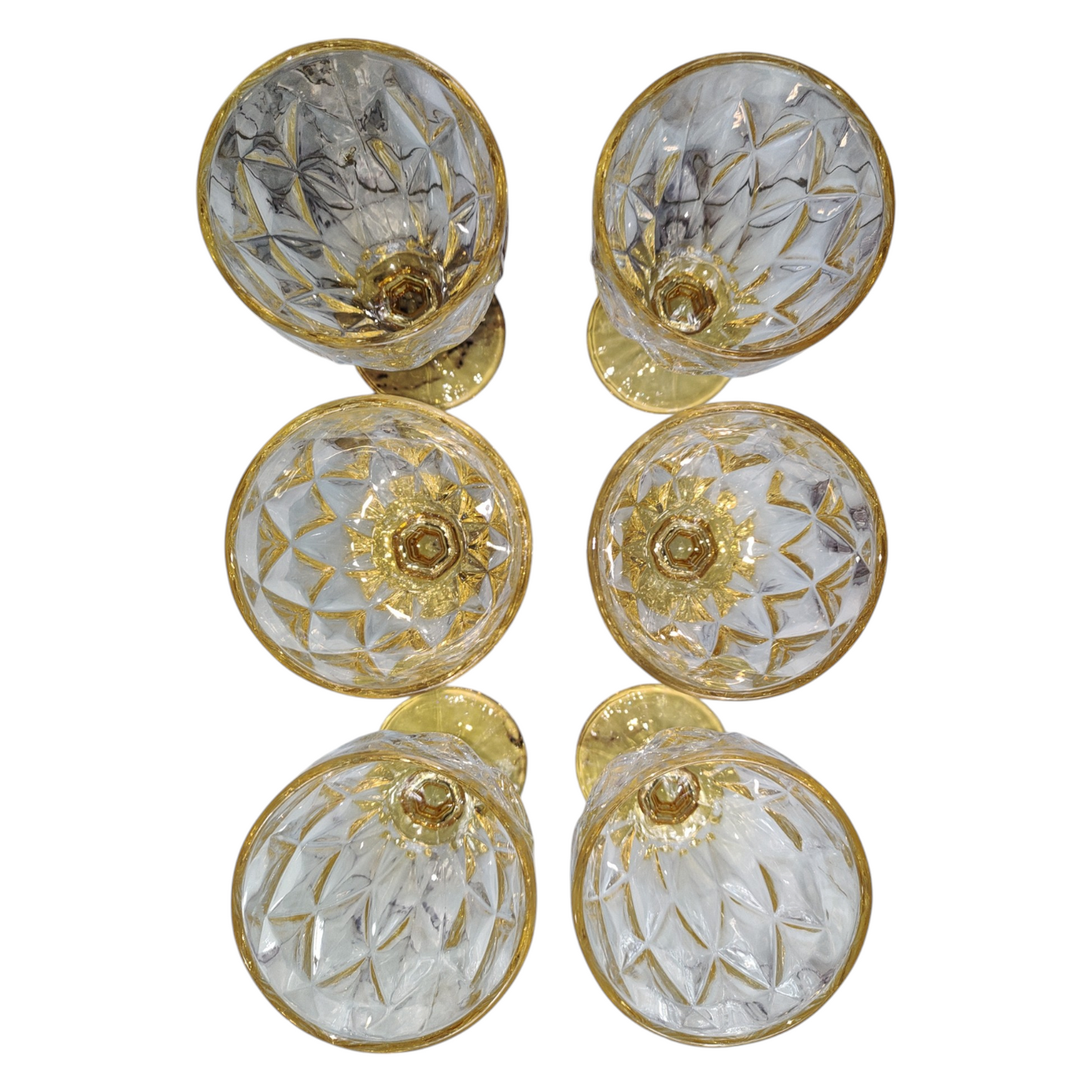 Set de 6 Copas de Cristal Tallado con Pie Dorado – 330 ml