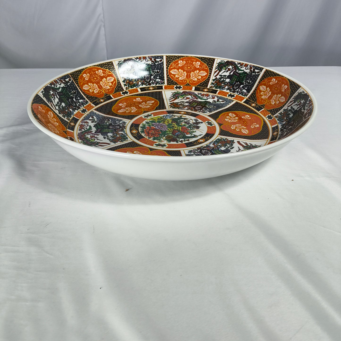 Plato Tauss Hondo de Cerámica Decorado 16" / 40,64cm – Diseño Oriental Clásico en Tonos Naranja y Negro