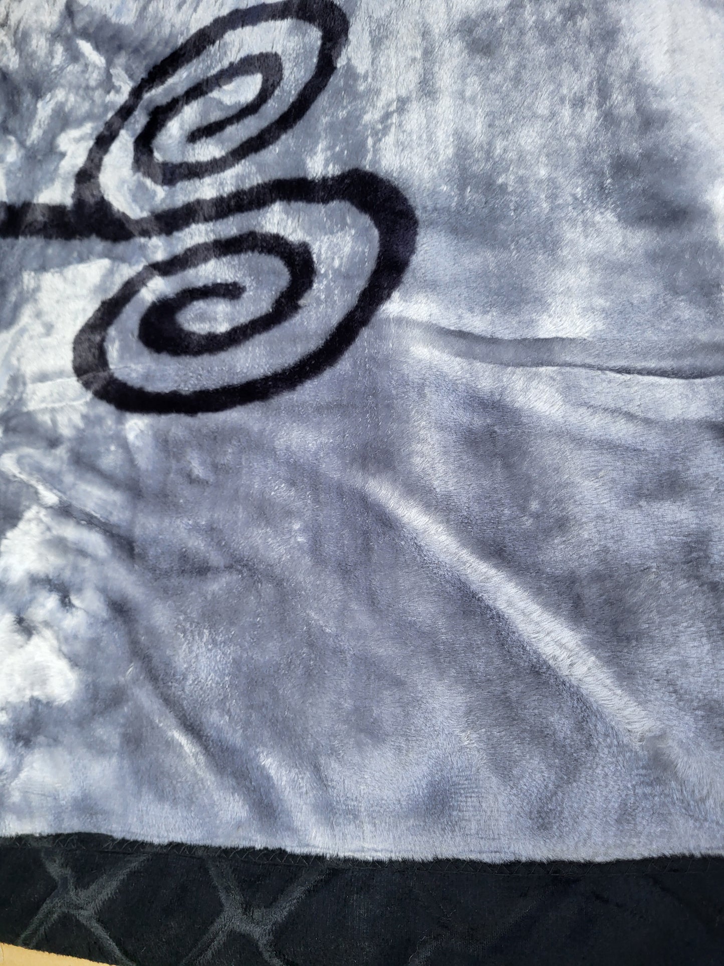 Manta Royal Eskimos 200 x 240 cm – 4 kg | Alta Calidad, Súper Suave y Cálida – 100% Poliéster - GRIS CON NEGRO