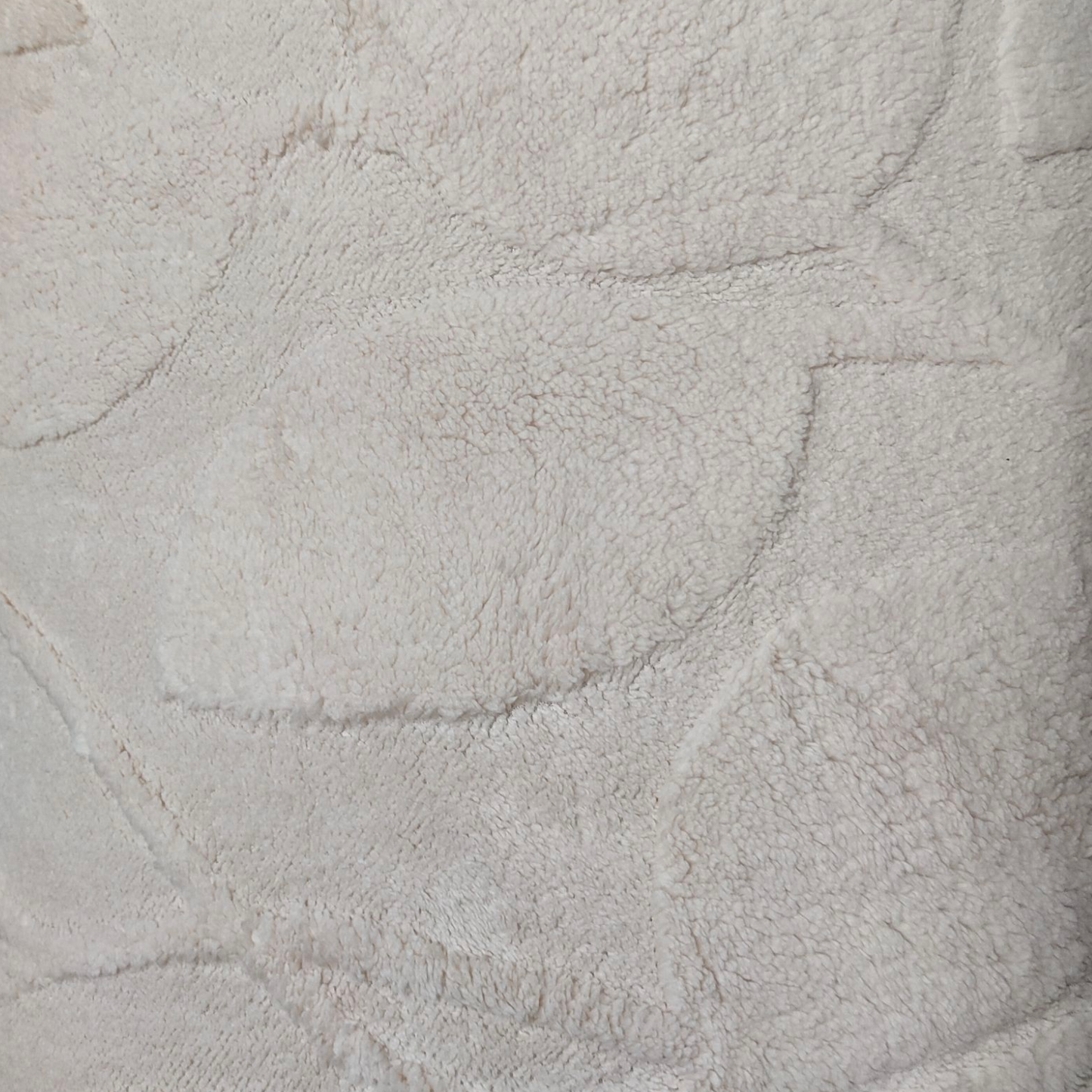 Edredón con Borrego Modelo Hojas en Relieve – 230 x 250 cm - COLOR CREMA