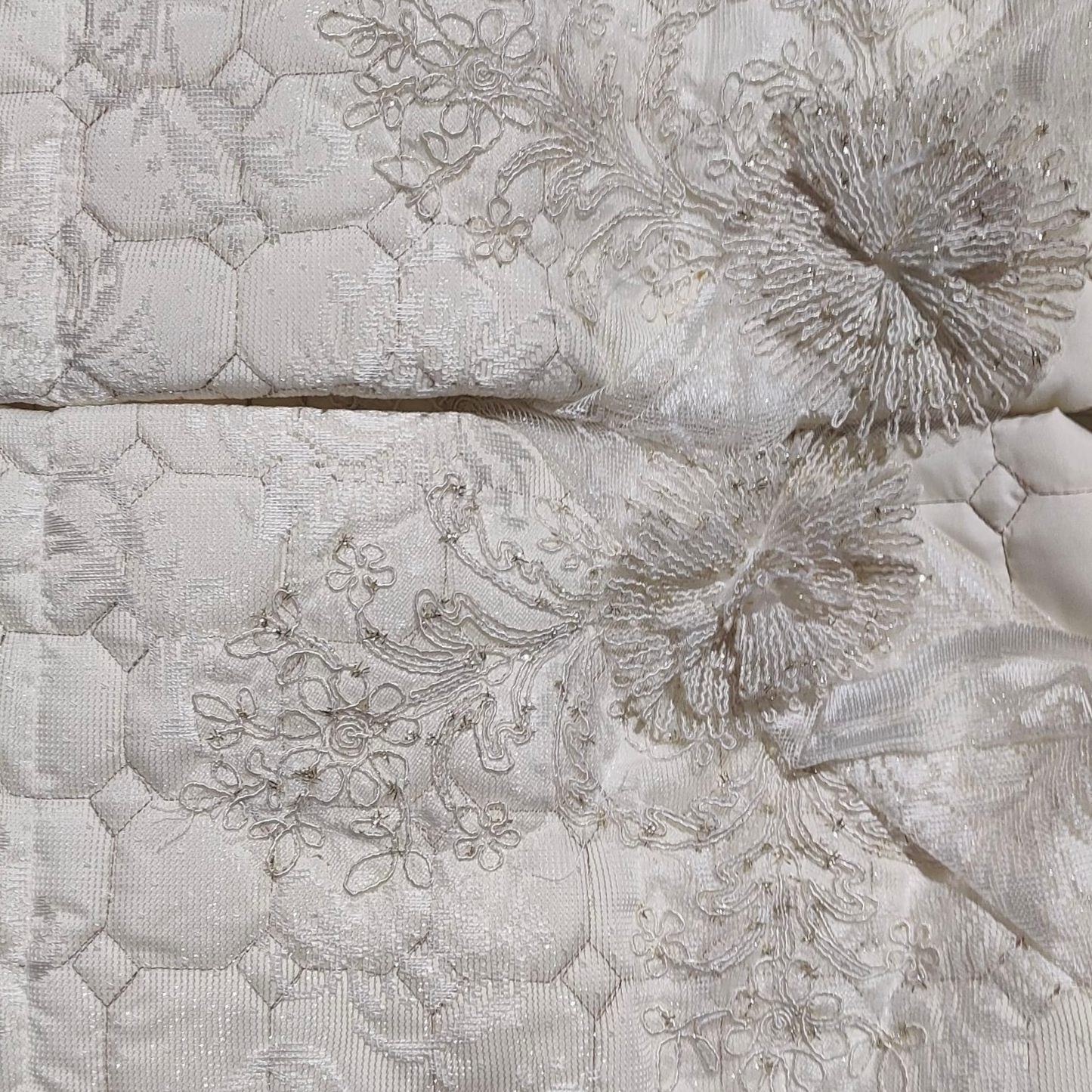 Set de Cama de Lujo "Hayal" – Cubrecama Acolchado con Encaje - COLOR CREMA