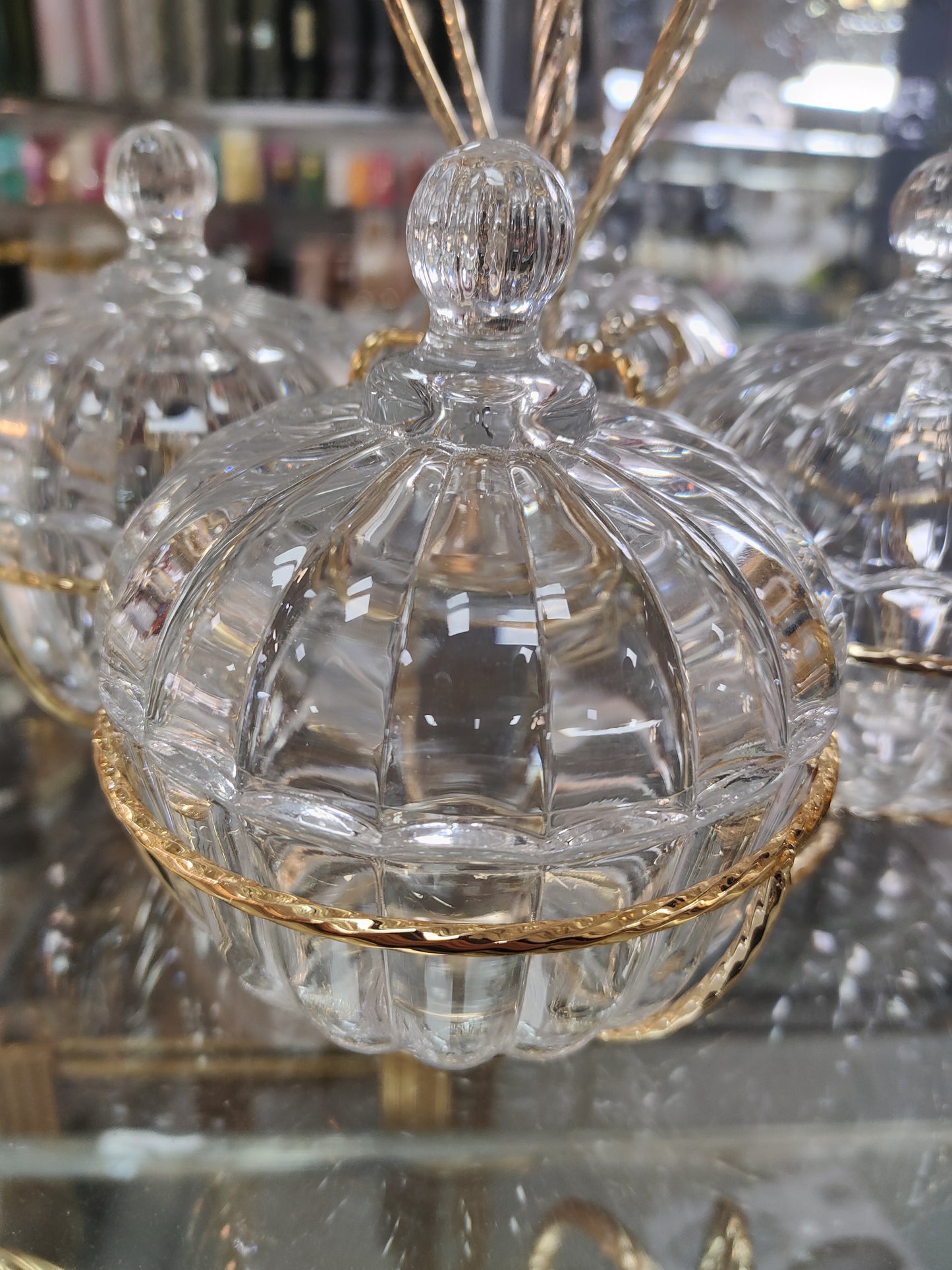 Árbol decorativo con bolas de cristal